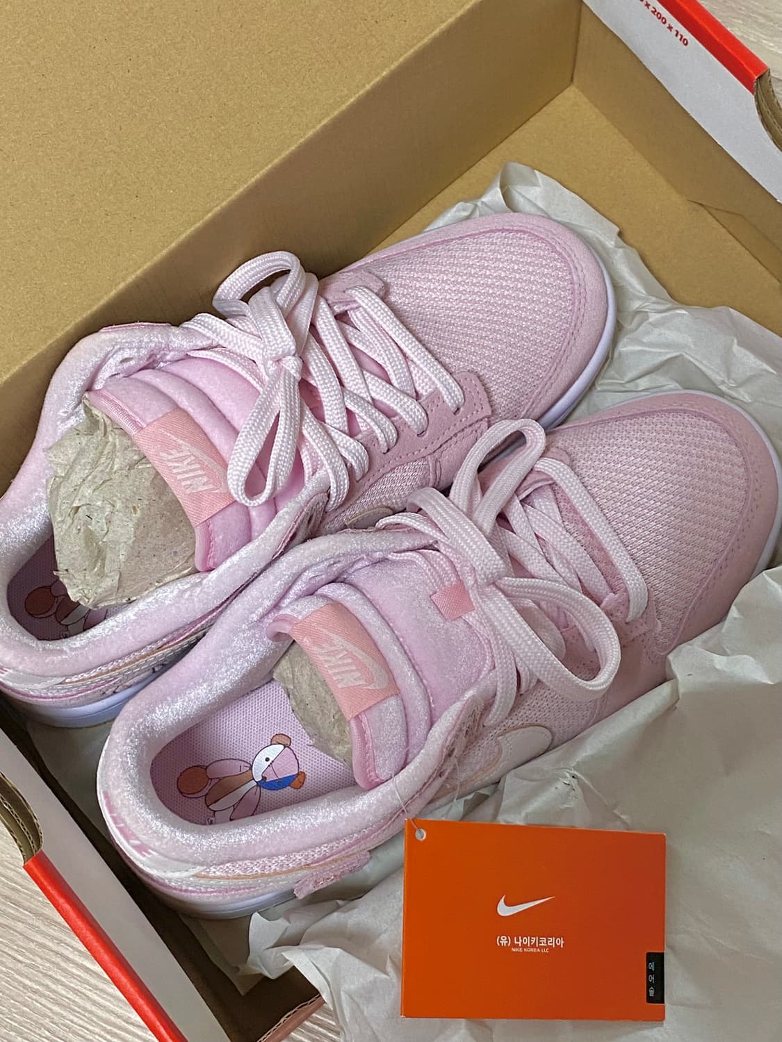 (W) 나이키 덩크로우 테디베어 SE Light Soft Pink 245 상품이미지4