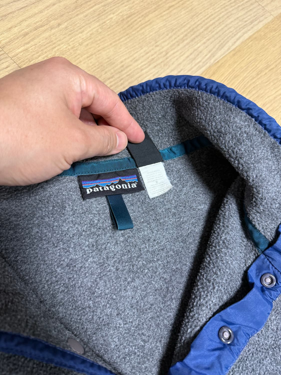 90's 파타고니아 신칠라 스냅티 블루/차콜그레이 남자 M사이즈 팝니다 상품이미지4