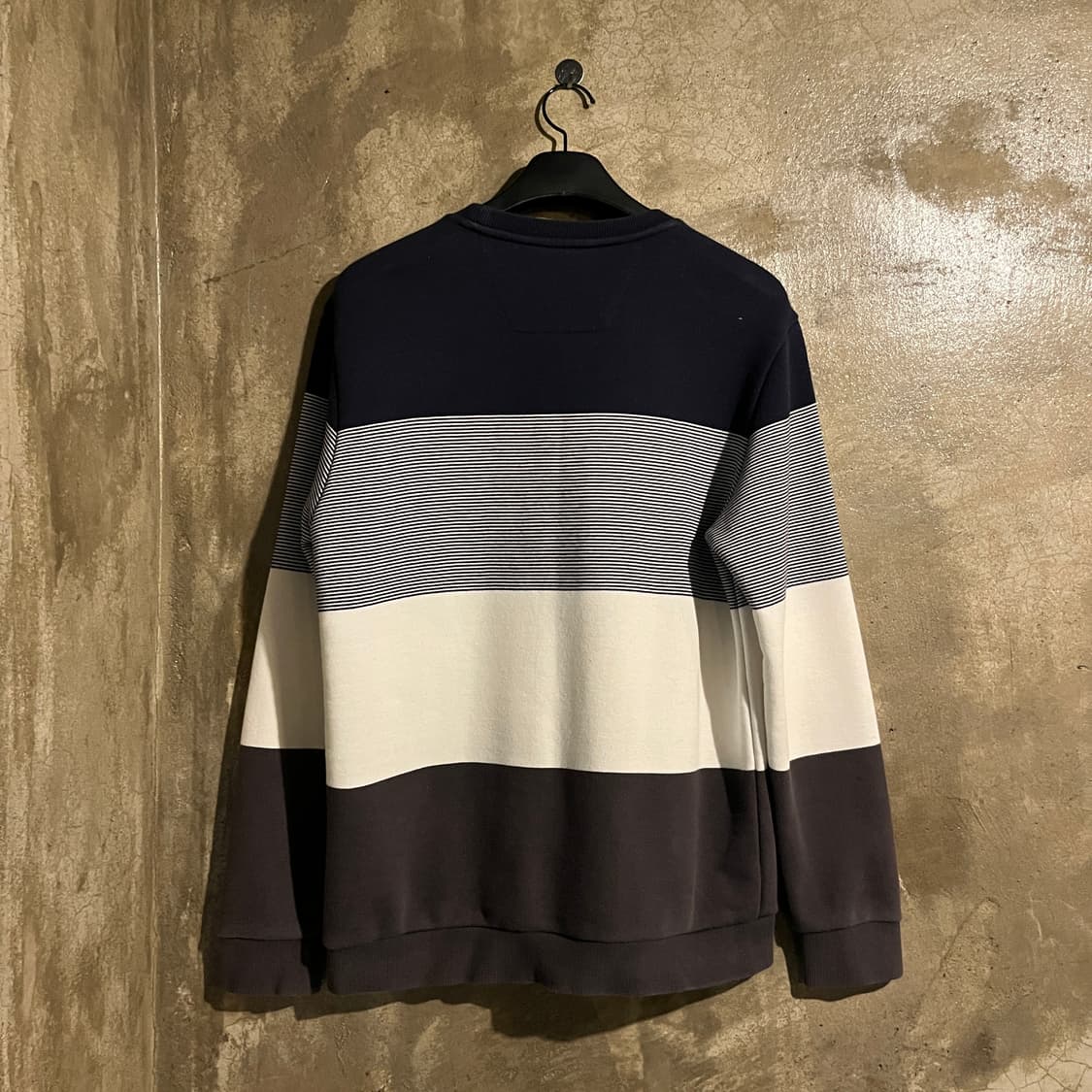 헤지스 맨투맨 상품이미지4