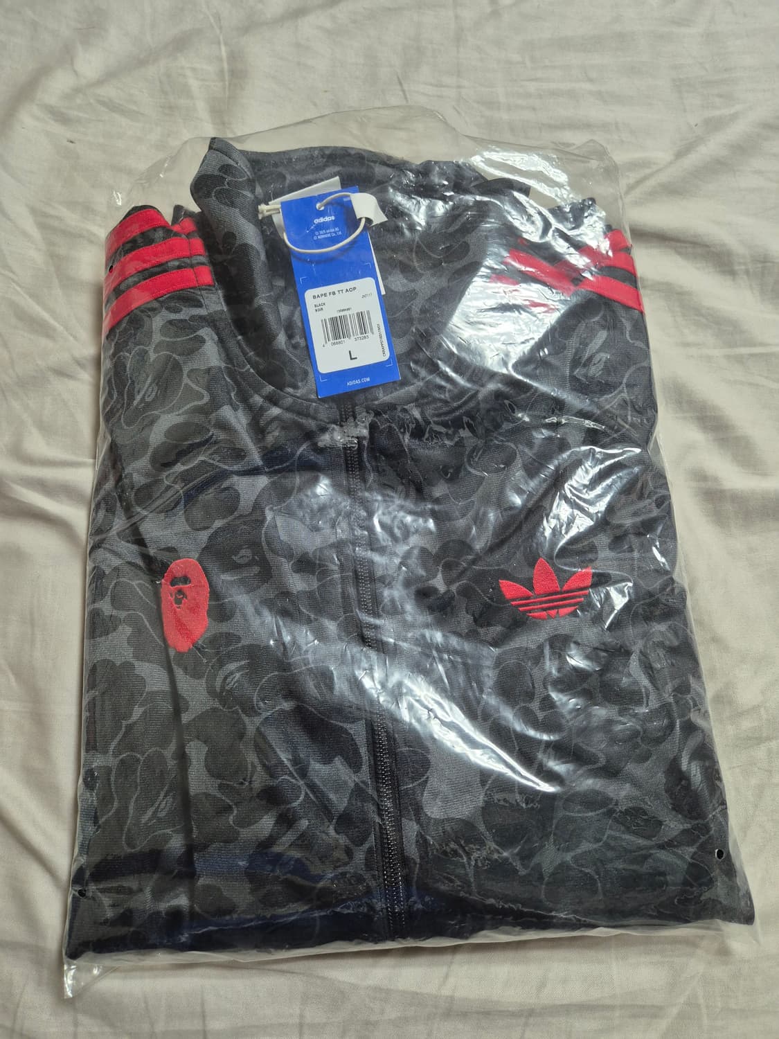 (새상품)베이프 아디다스 트랙탑 L 상품이미지1