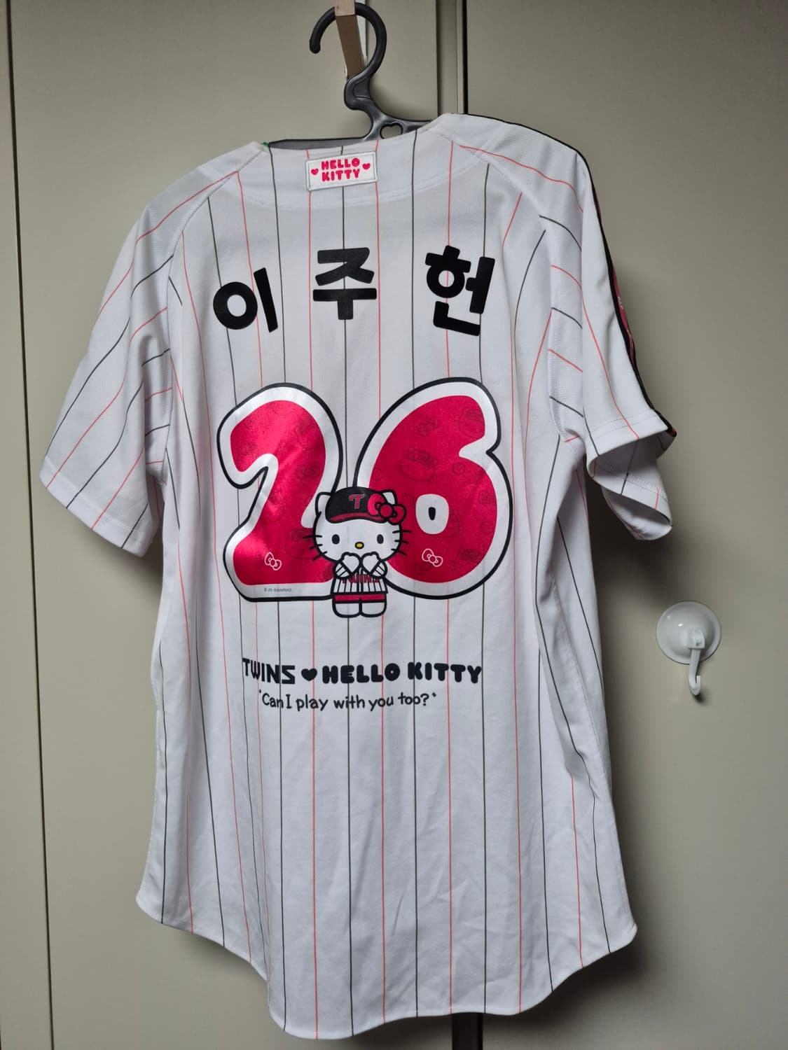 엘지트윈스 유니폼 헬로키티 에디션 105사이즈 팝니다 이주헌 마킹 상품이미지2