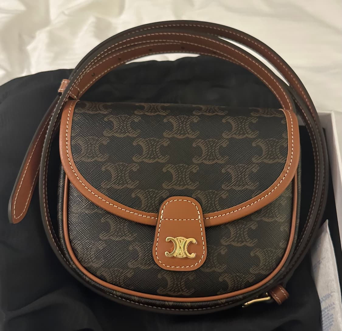 셀린느 미니베사체 상품이미지1