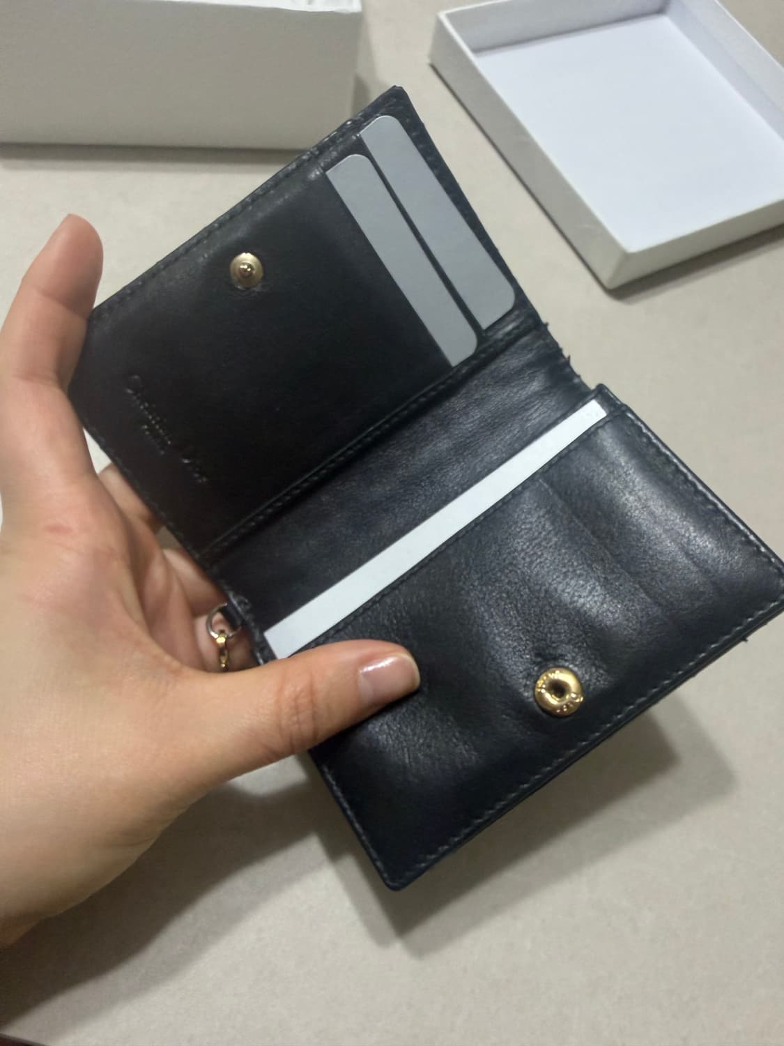 디올 까나쥬 볼륨 카드지갑 상품이미지5