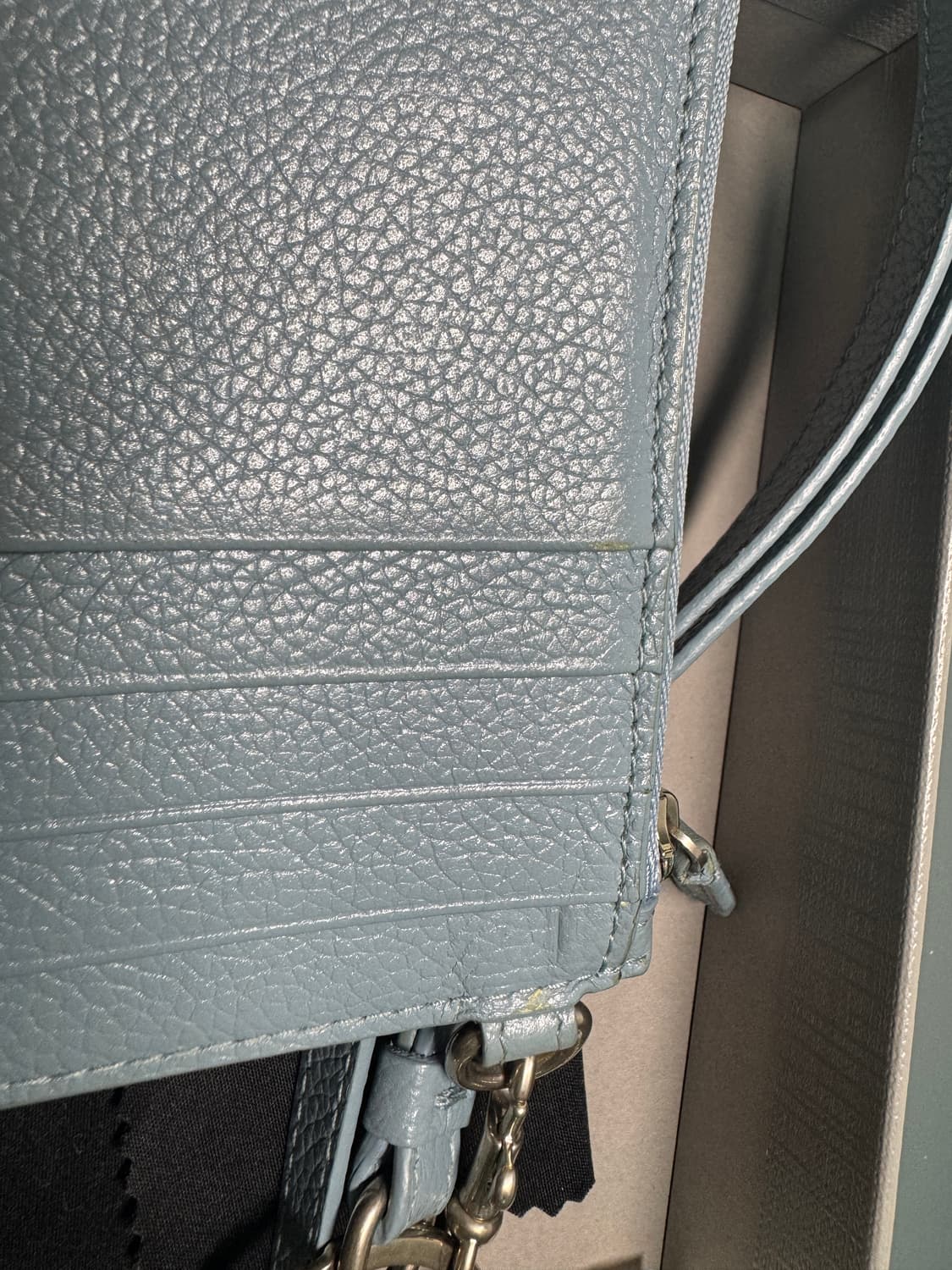 발렌시아가 카드홀더 넥스트랩 그레이 풀구성 상품이미지5