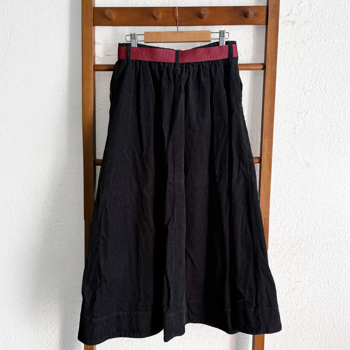 [NIKO AND …] 코듀로이 롱스커트 (BLACK) 상품이미지6