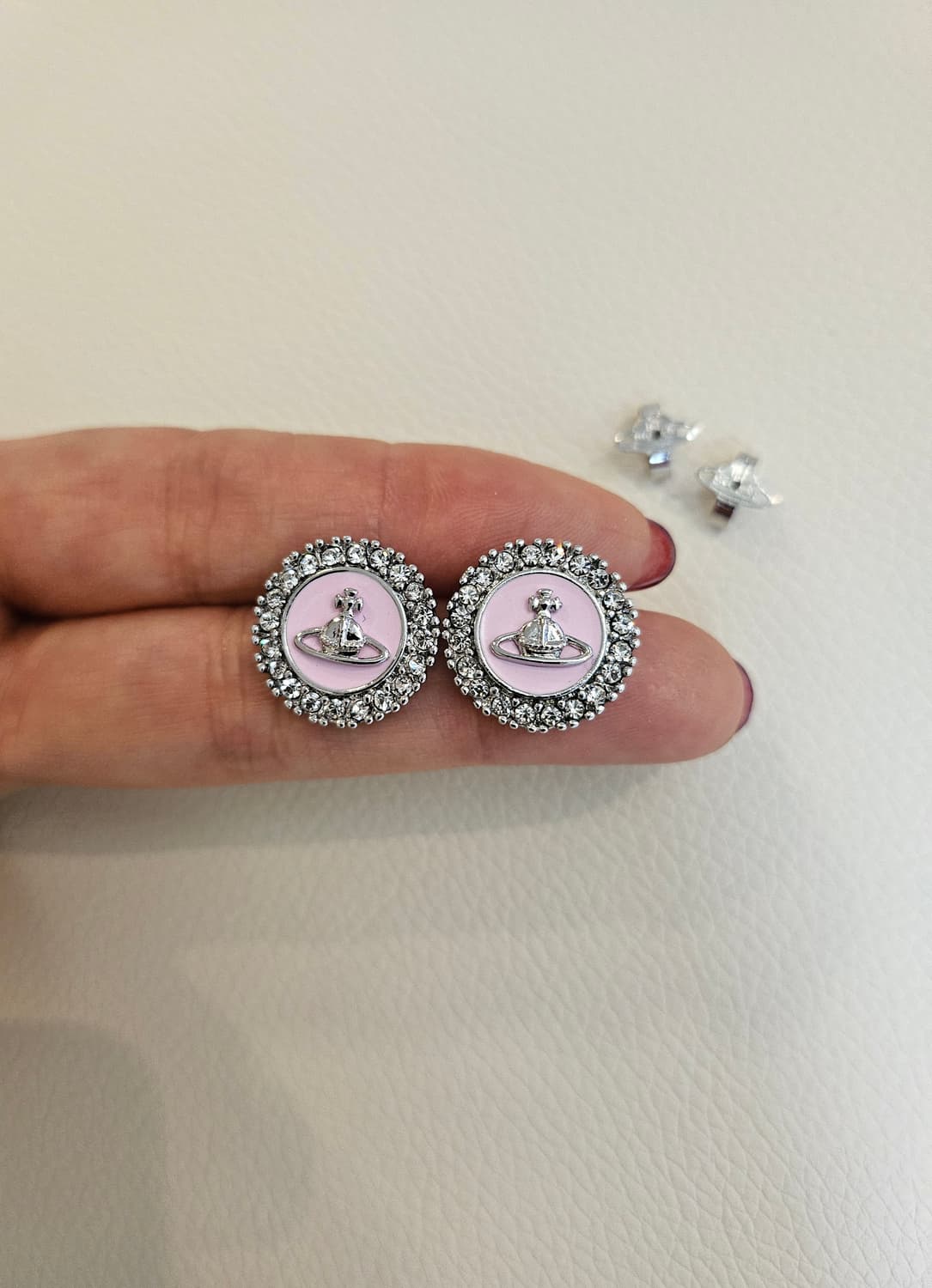 비비안웨스트우드 업사이클링 핑크 단추 귀걸이 상품이미지4