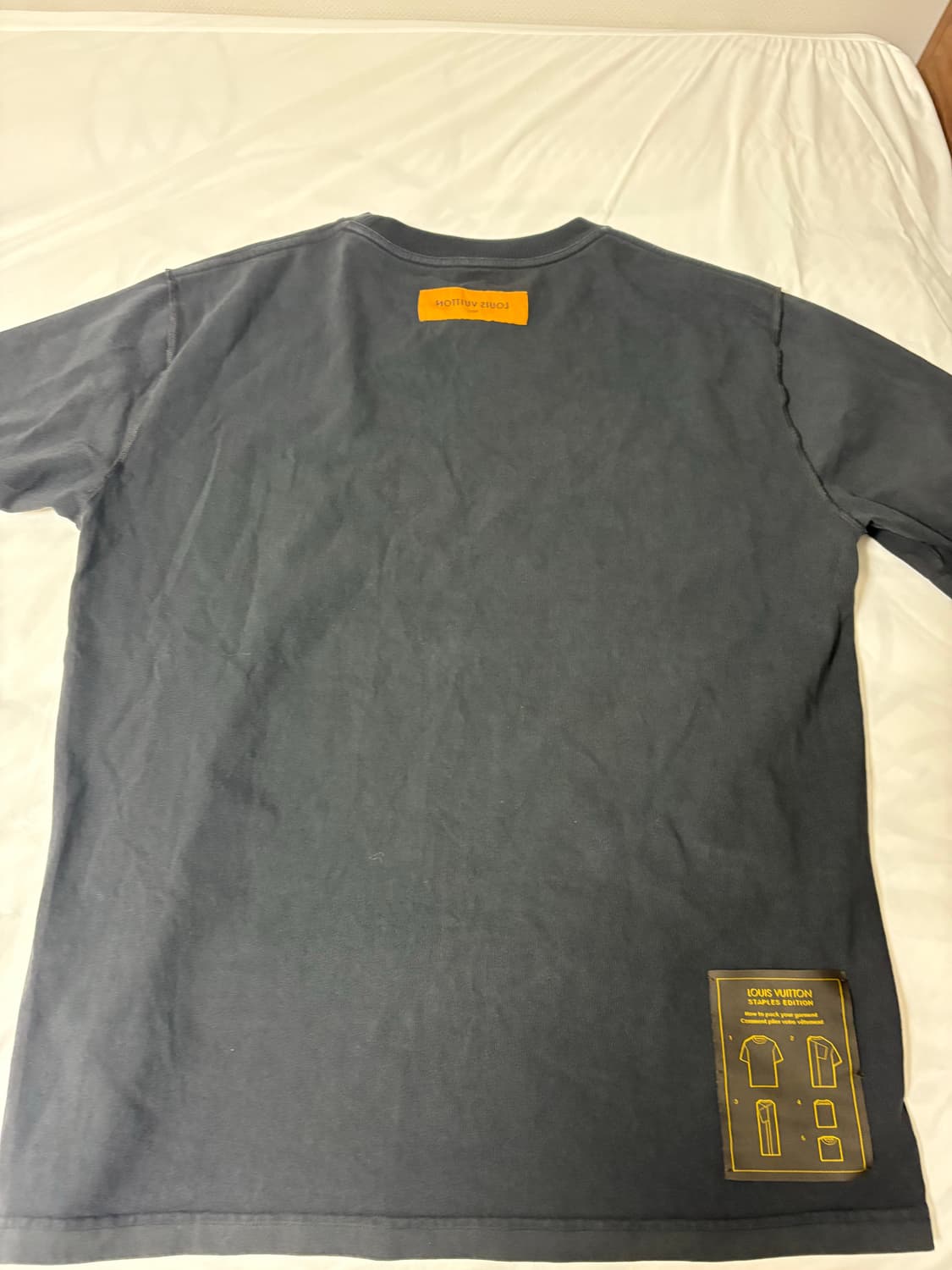 루이비통 스테이플 에디션 블랙 티셔츠 XL 백화점판 상품이미지1