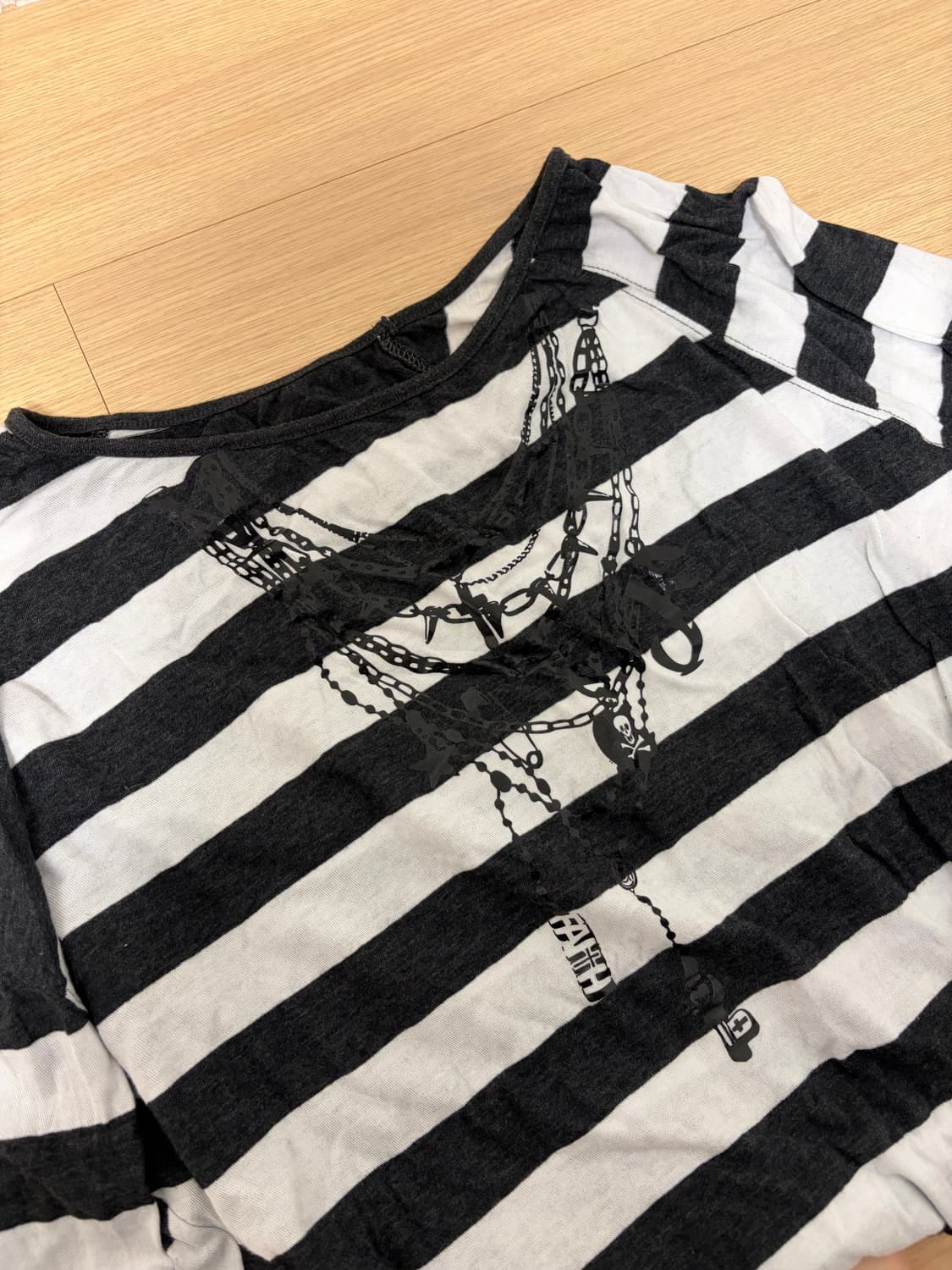 샵페어리 totem chain graphic t-shirt 상품이미지3