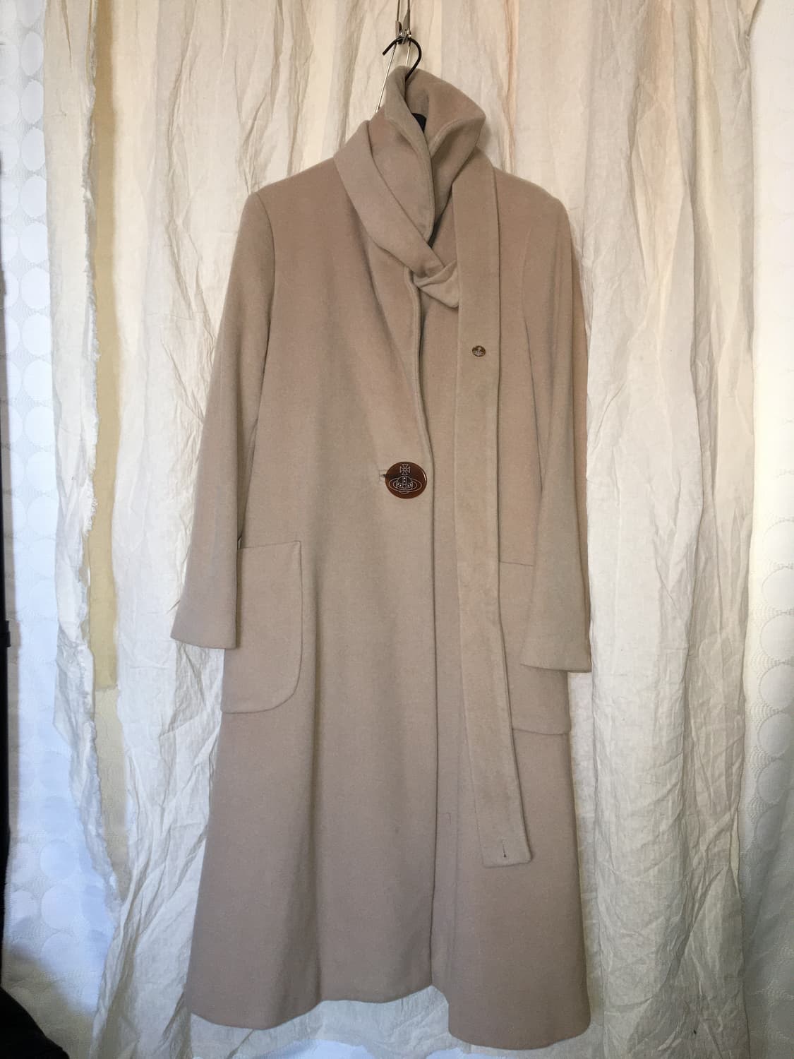 viviennewestwood 스카프가 달린 코트 상품이미지4