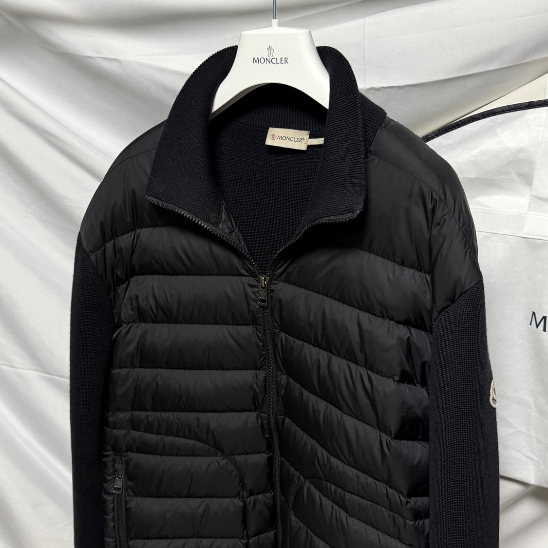 [S+급/2XL] 몽클레어 니트패딩 김현우 니트패딩 트리콧 블랙 상품이미지3