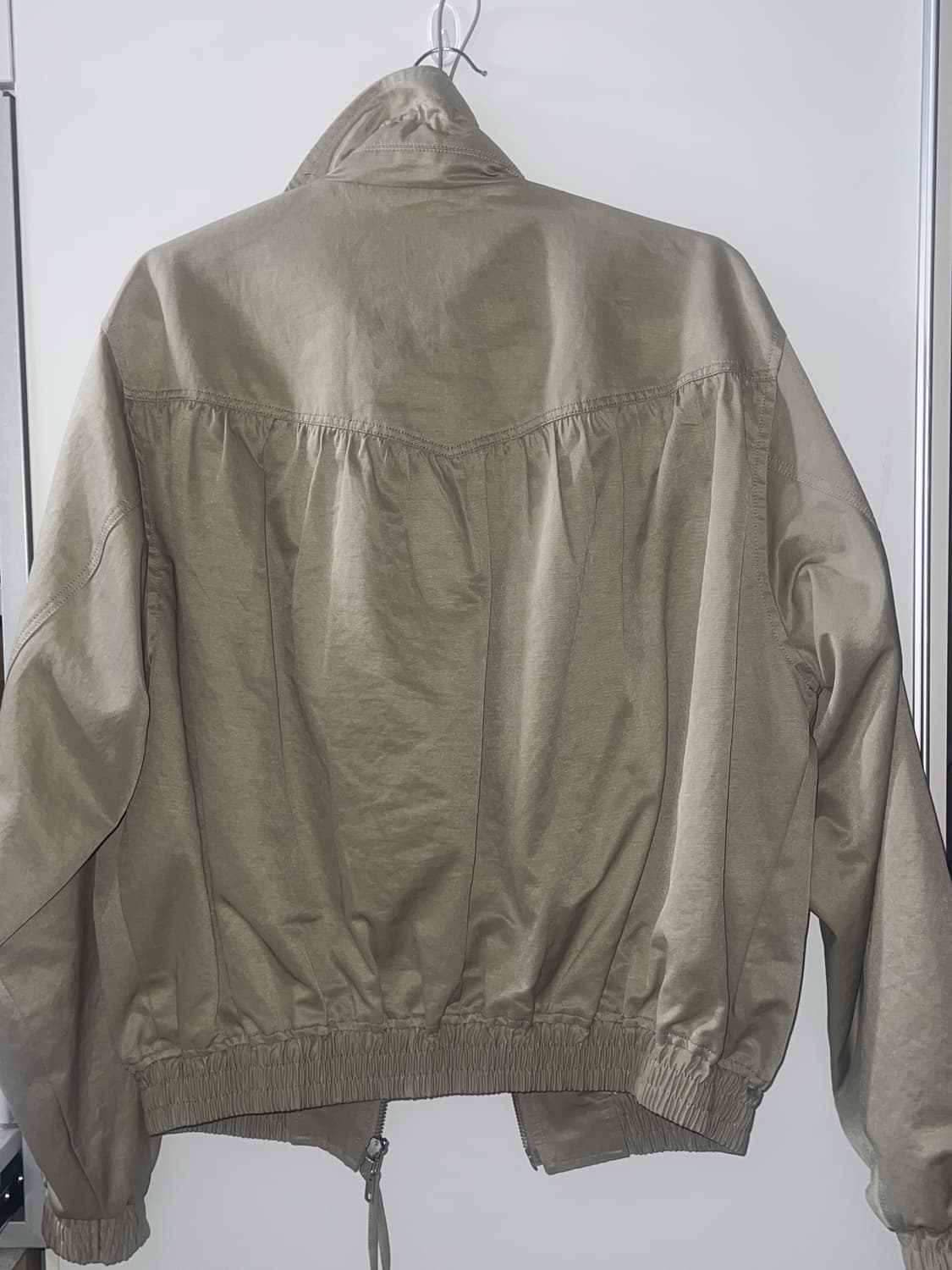 썬번프로젝트 스트링 봄버 셔링 자켓 카키베이지 상품이미지6