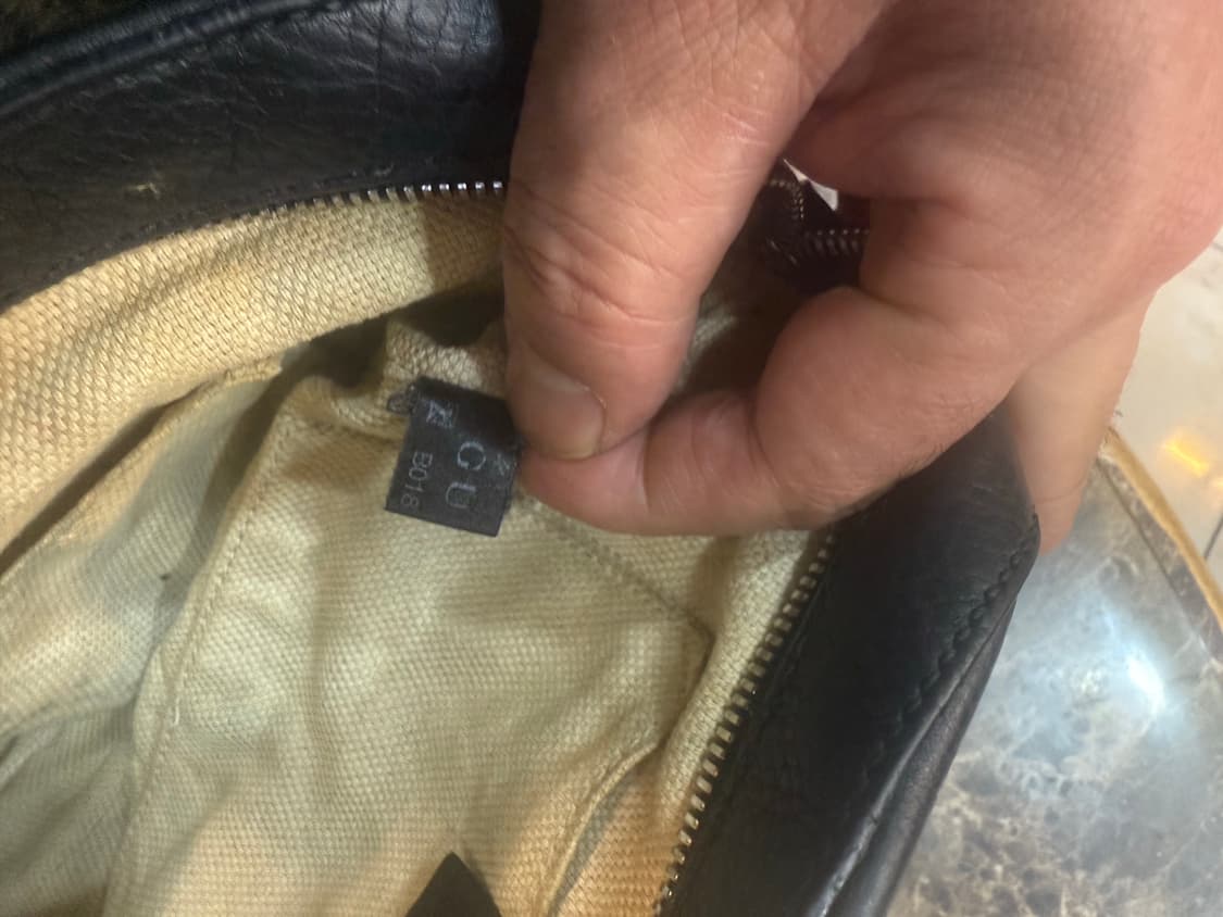 정품 구찌 스터드 디스코백 팝니다 상품이미지9