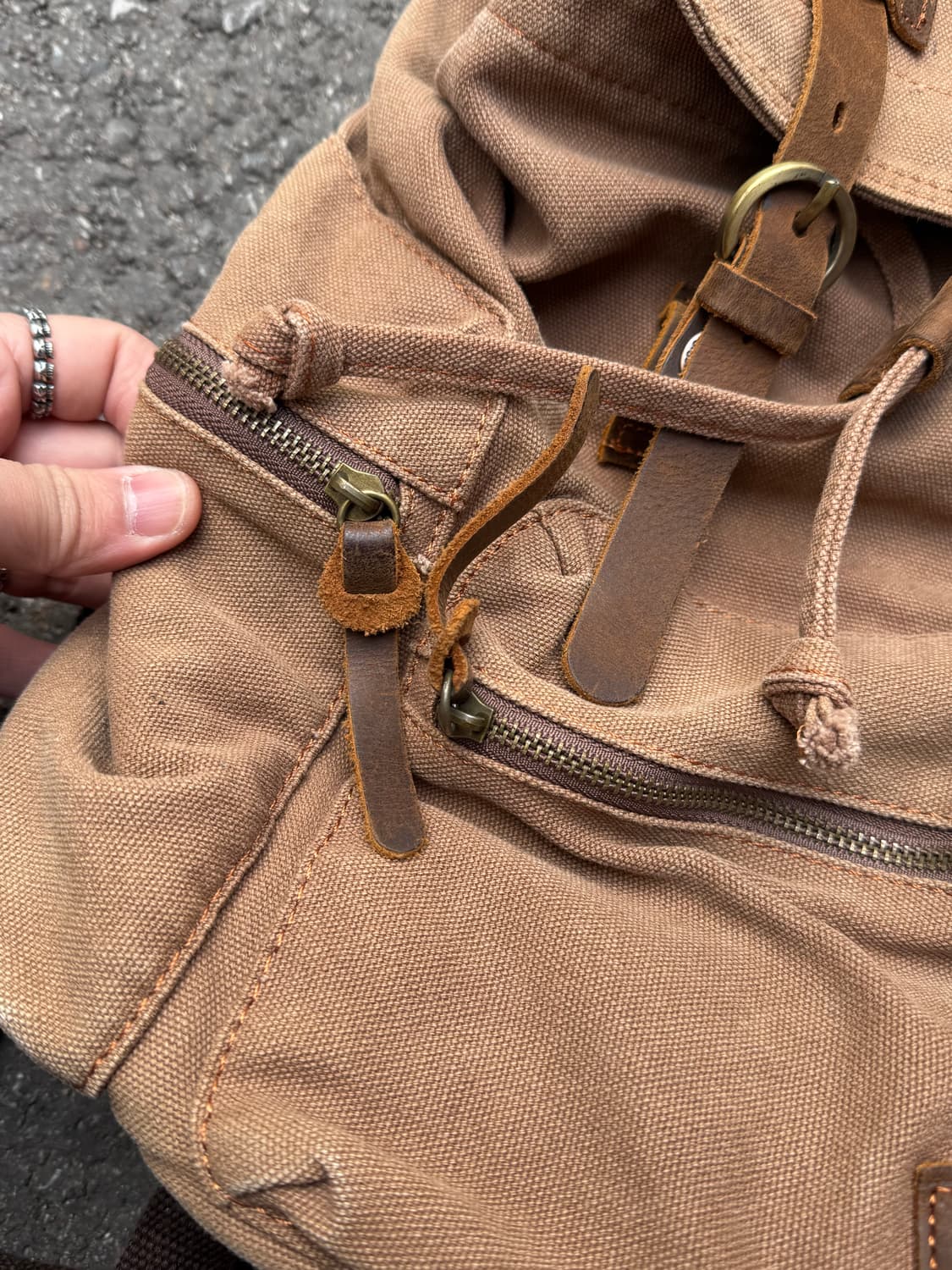 빈티지 레더 디테일 캔버스 백팩  상품이미지4