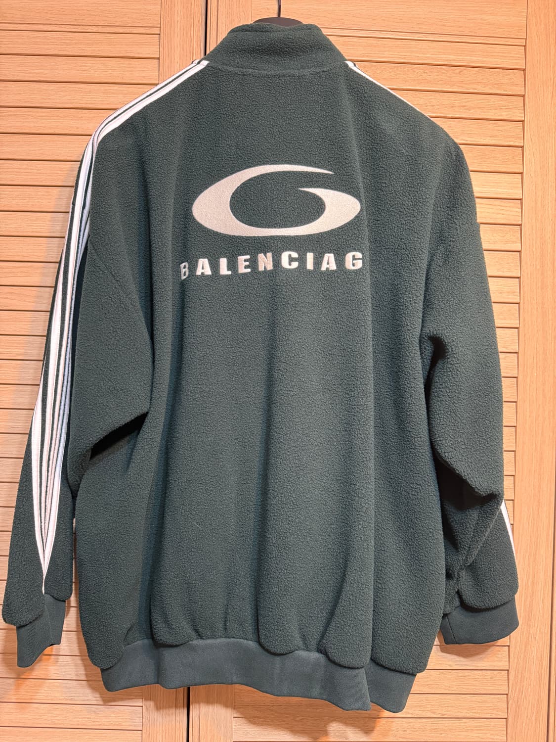 발렌시아가 후리스 L 상품이미지2