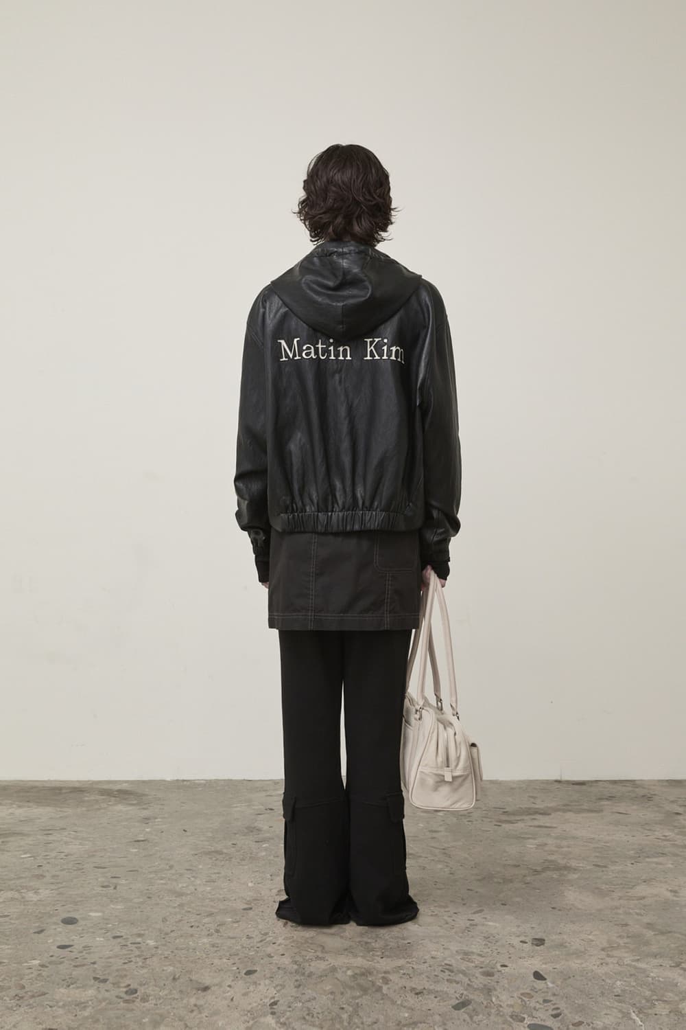 마뗑킴 레더 후디 크롭 점퍼 블랙 상품이미지4