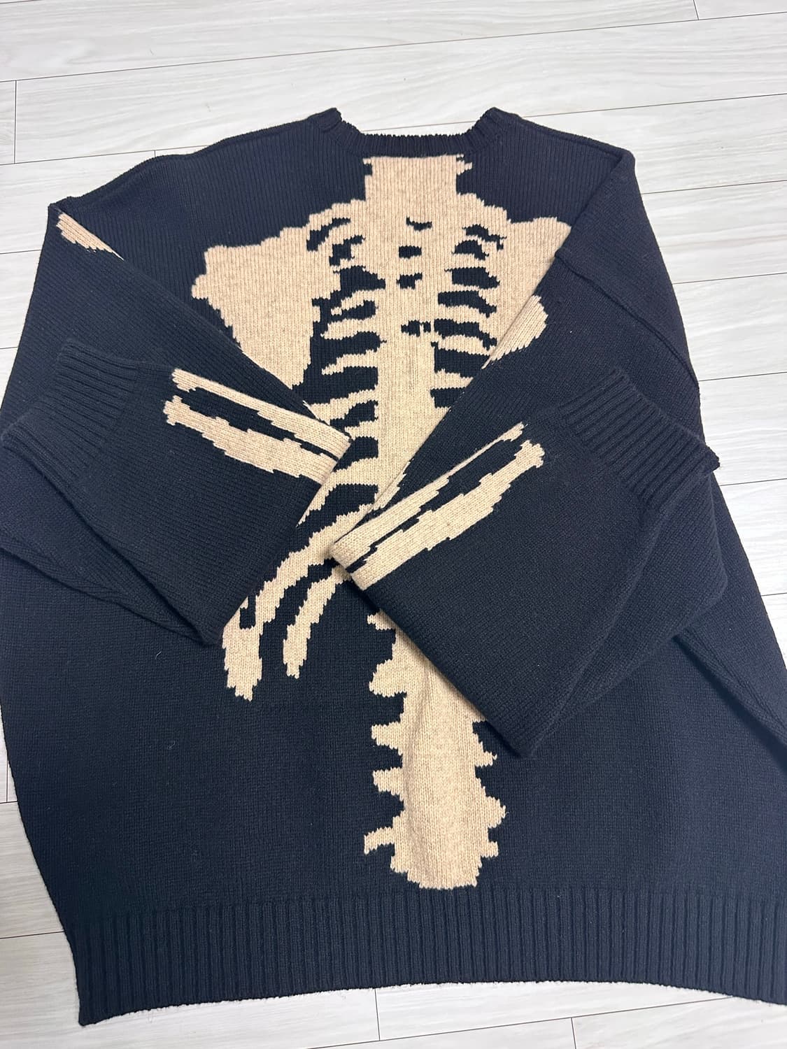 캐피탈 본 니트 블랙 3 사이즈 상품이미지1