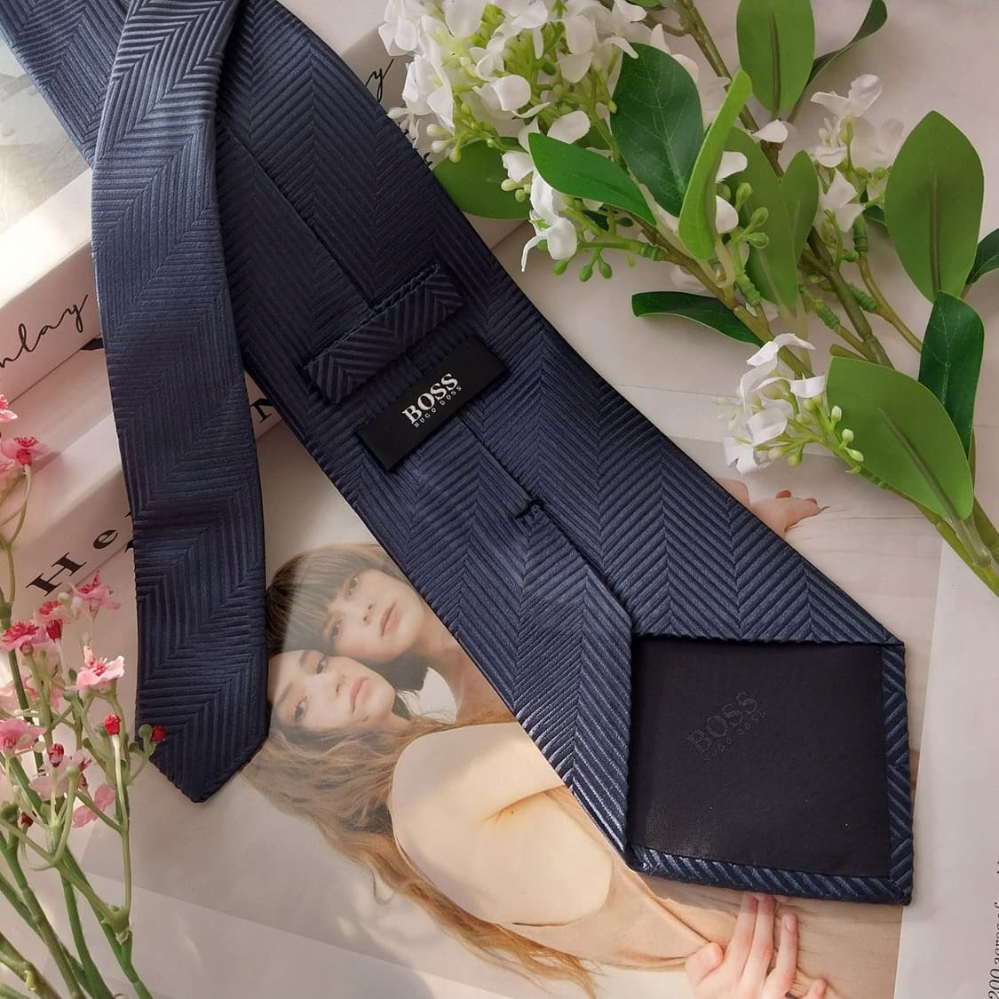 휴고보스 실크 네이비 패턴 넥타이 9.1cm A+등급 K1667
 상품이미지5