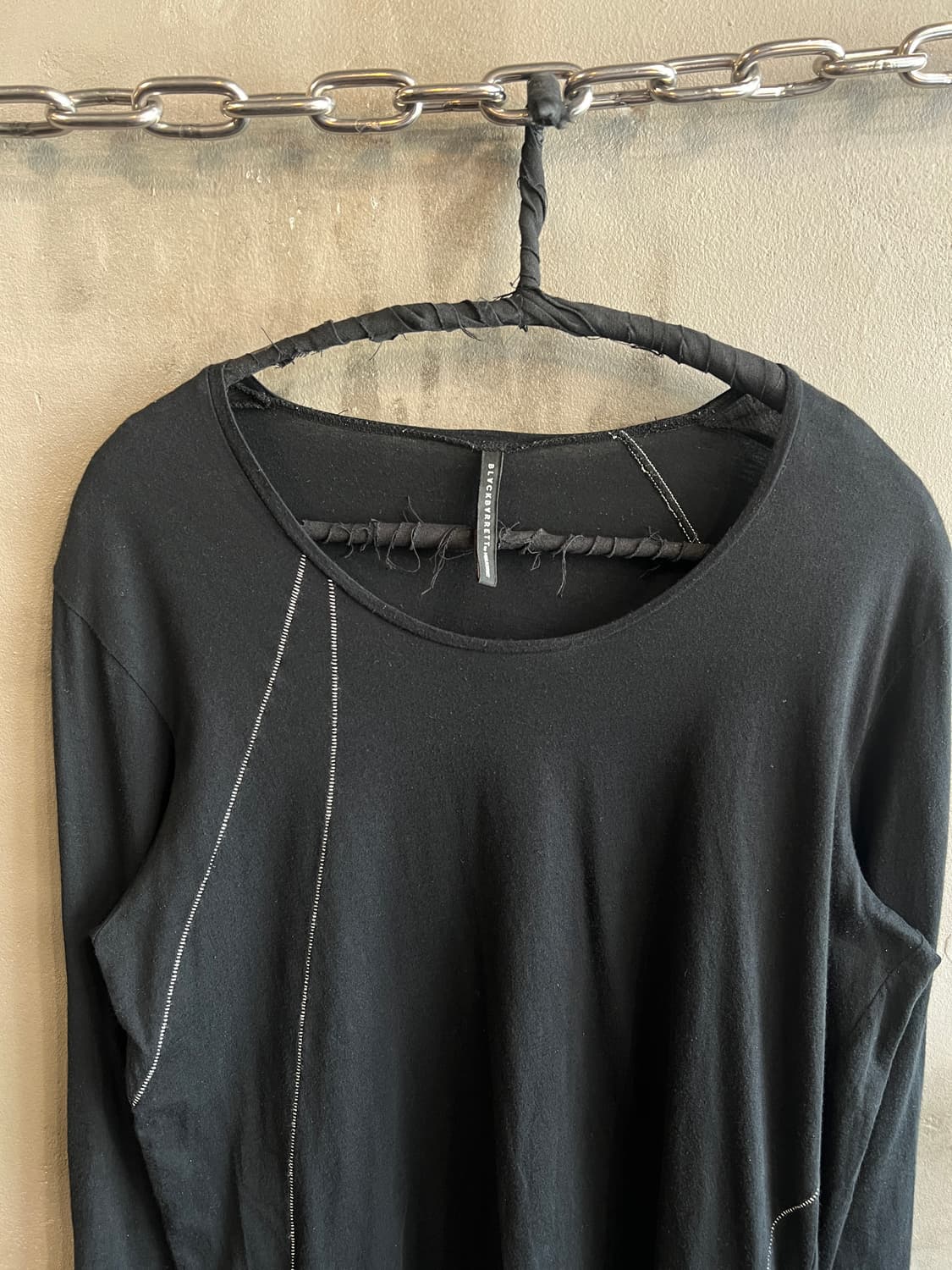 블랙바렛 스카스티치 롱슬리브 티셔츠 상품이미지4