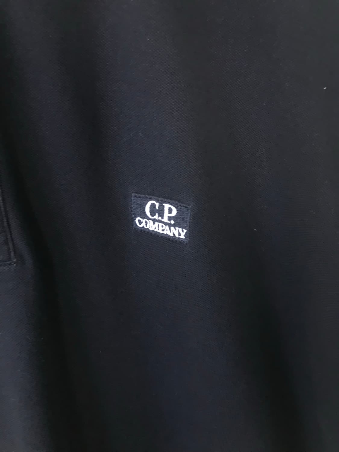 Cp컴퍼니 자수로고 블랙 피케 반팔 카라 티셔츠 상품이미지3
