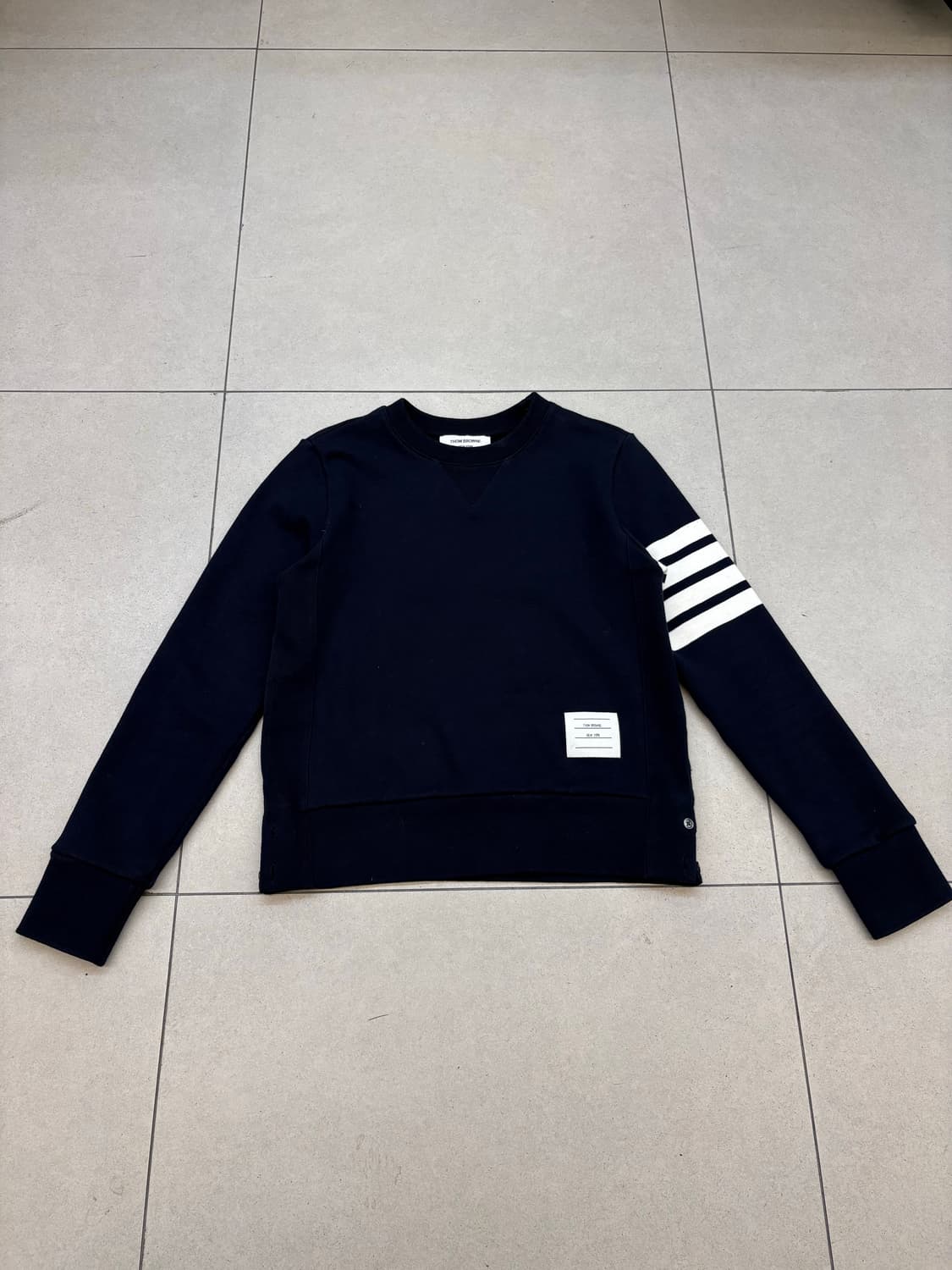 톰브라운 클래식 크루넥 맨투맨 상품이미지2