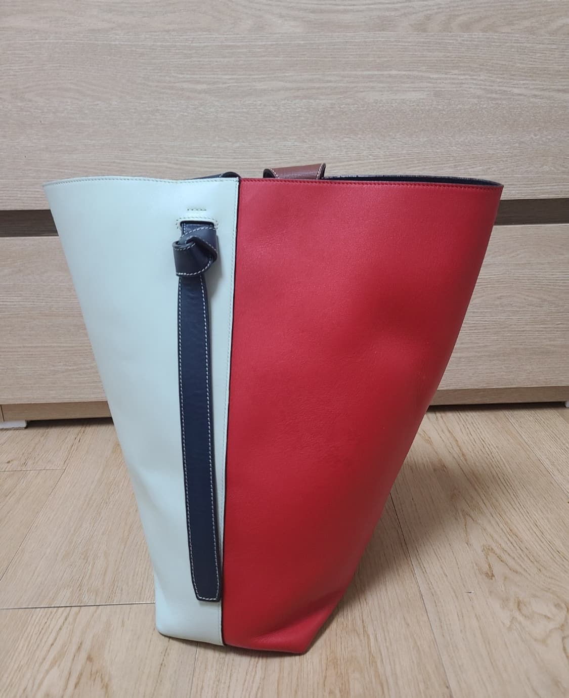 셀린느 트위스트 카바스 스몰 사이즈 상품이미지2