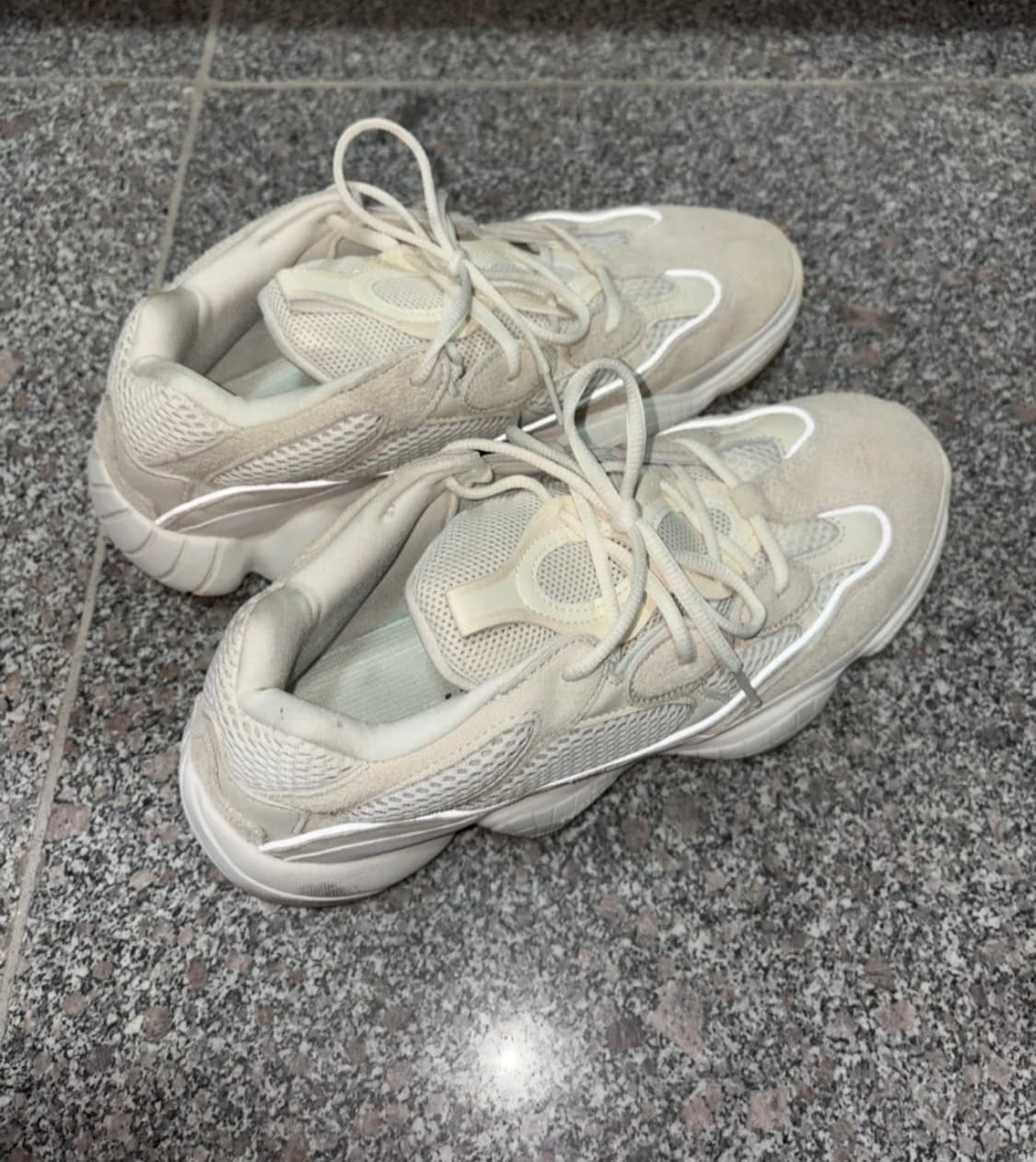 아디다스 이지 500 본 화이트 (285) 운동화 상품이미지1