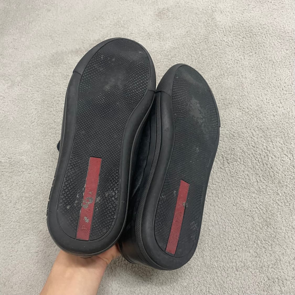 275) 프라다 스포츠 레더 메탈 로고 스니커즈 신발 상품이미지4