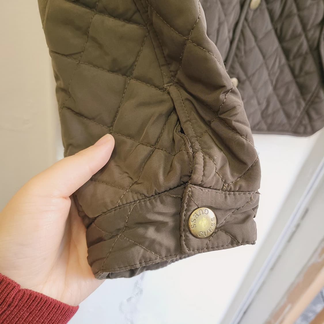 Guess jeans 카키 경량패딩 여성 퀼팅 자켓  상품이미지4
