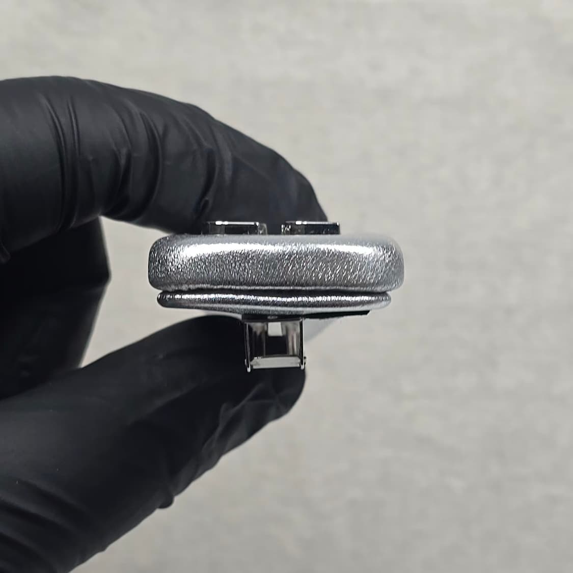 미우미우 로고 나파 가죽 헤어클립 상품이미지6