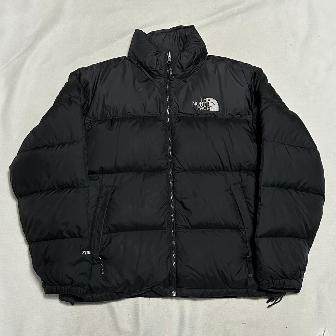 100 노스페이스 700 눕시 구스다운 무광블랙 패딩 상품이미지2