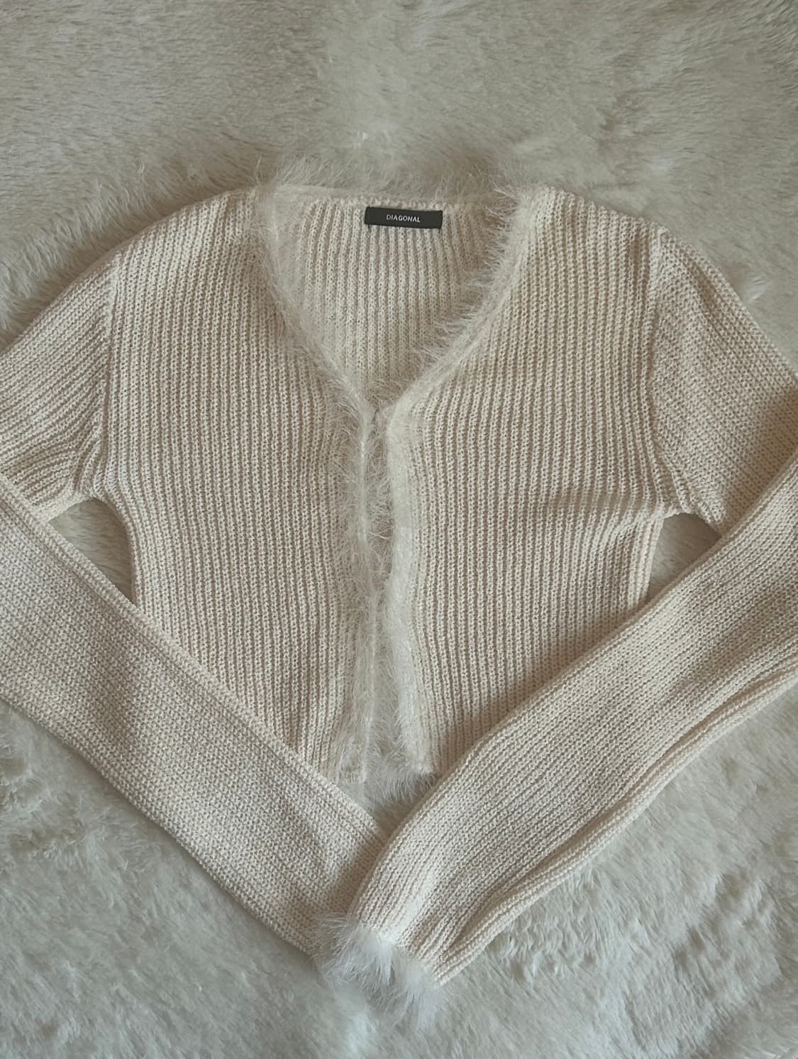 다이애그널 퍼 트리밍 가디건 아이보리 [레드벨벳 아이린, 한선화 착용] 상품이미지6