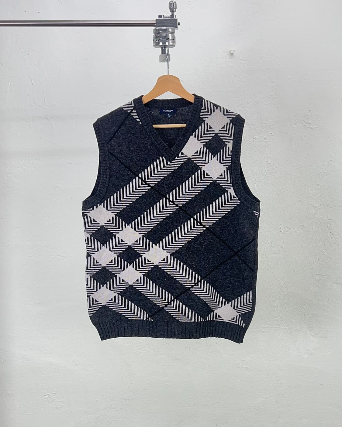 버버리 차콜 아가일 멀티 체크 울 니트 베스트 상품이미지1