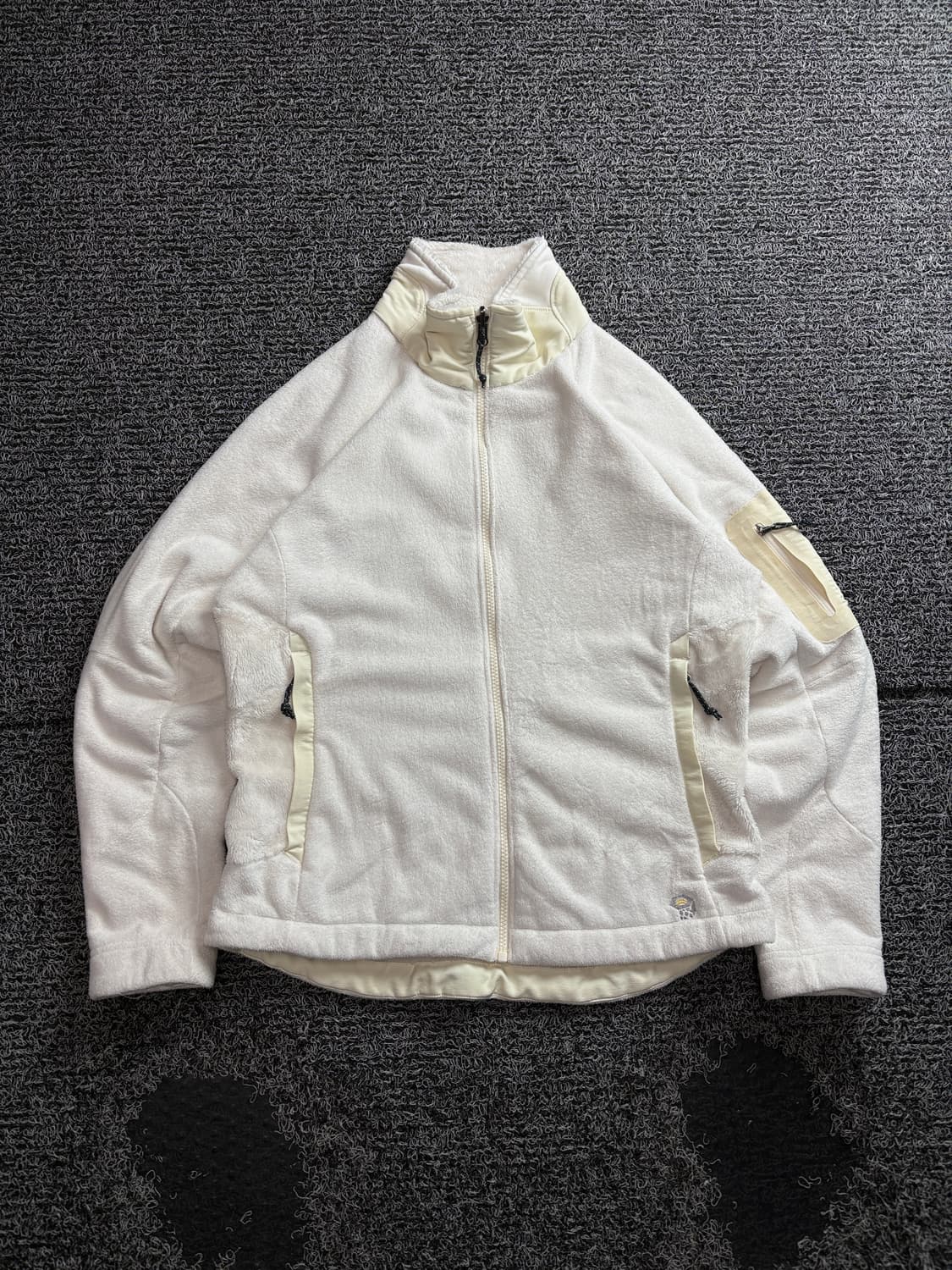 마운틴 하드웨어 화이트 쉐르파 플리스 자켓 3737 상품이미지2