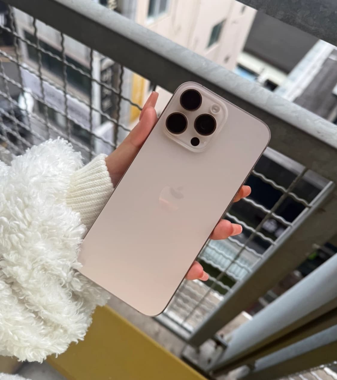 아이폰 16 Pro Max 데저트 256GB 자급제 상품이미지3