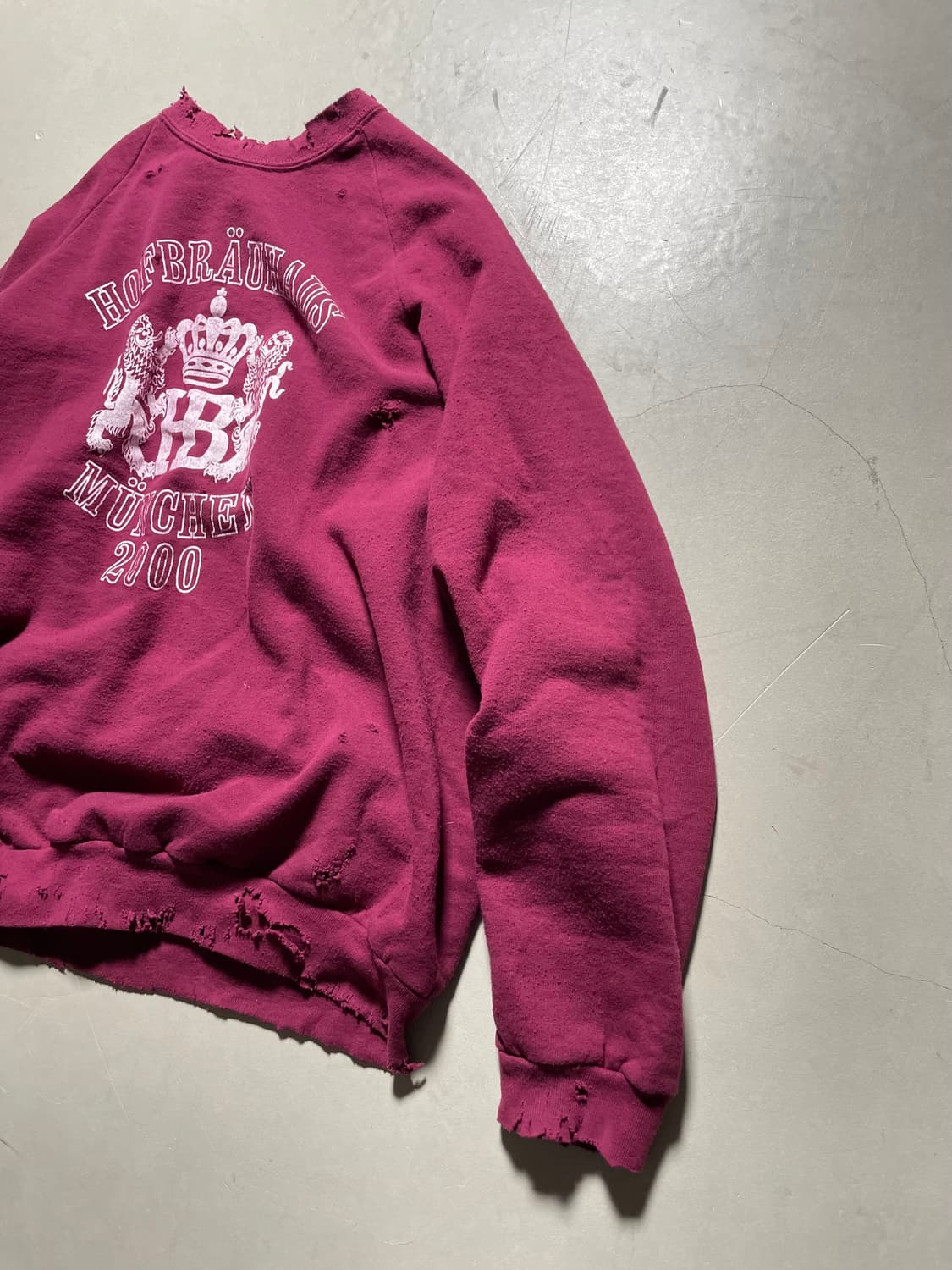 Vintage Distressed Sweatshirt 상품이미지2