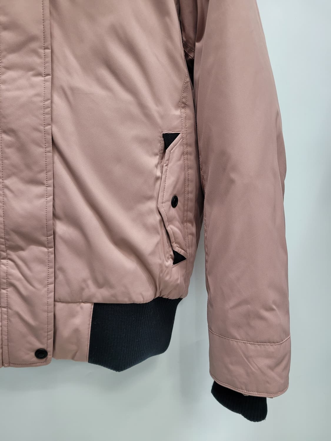 블랙야크 롯지 다운 숏 패딩 / 여 95 인디핑크
 상품이미지4