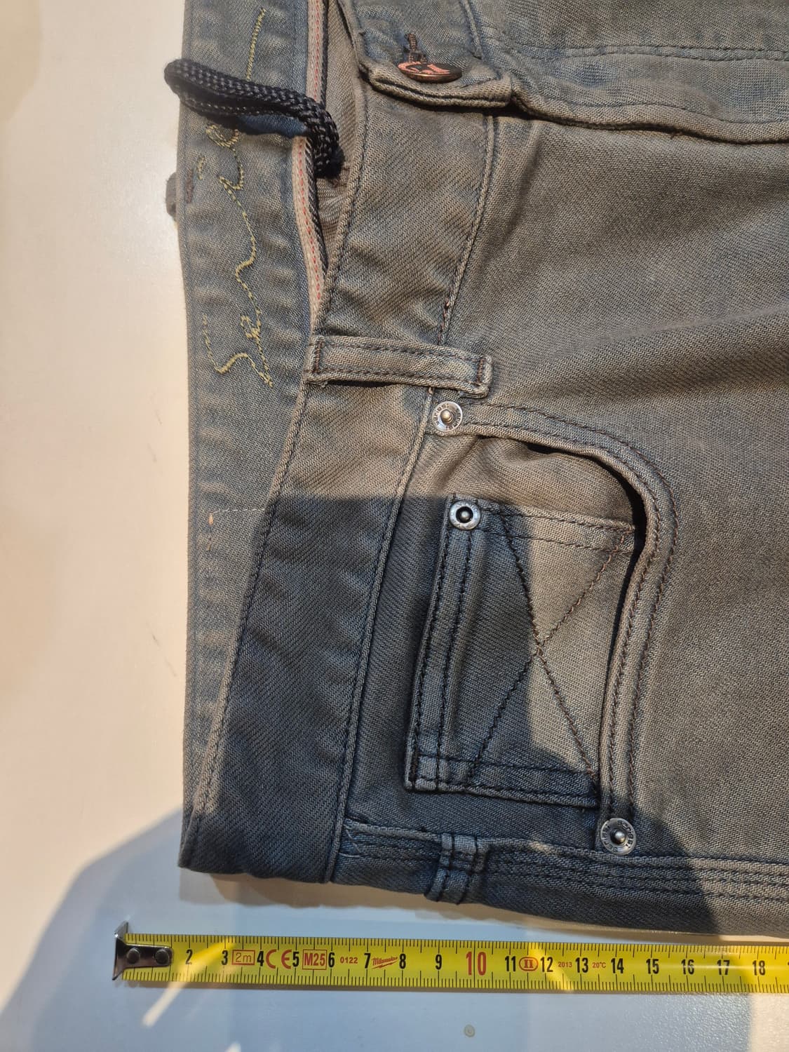 시리즈(Series) 데님 팬츠 82 판매합니다
단시간 착용하고 보관만 상품이미지4