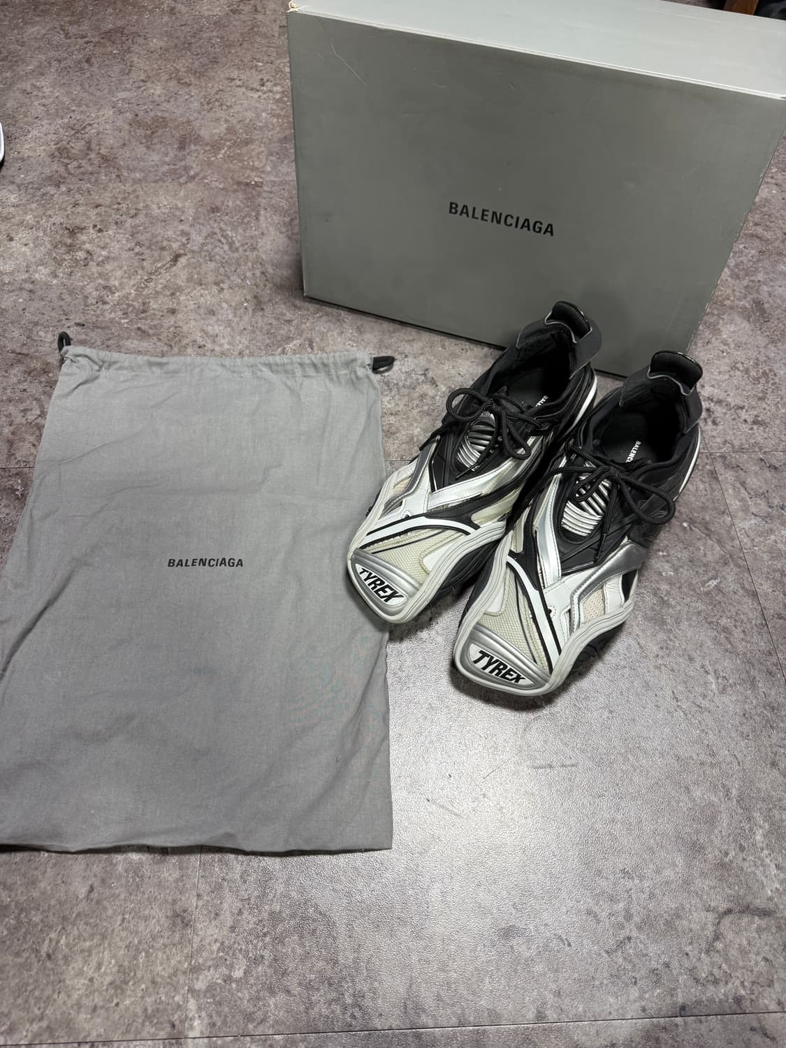 발렌시아가 타이렉스 43 풀박스 상품이미지1