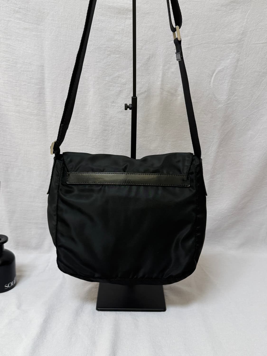 프라다 남녀공용 나일론 포코노 크로스백 주우재백 상품이미지9