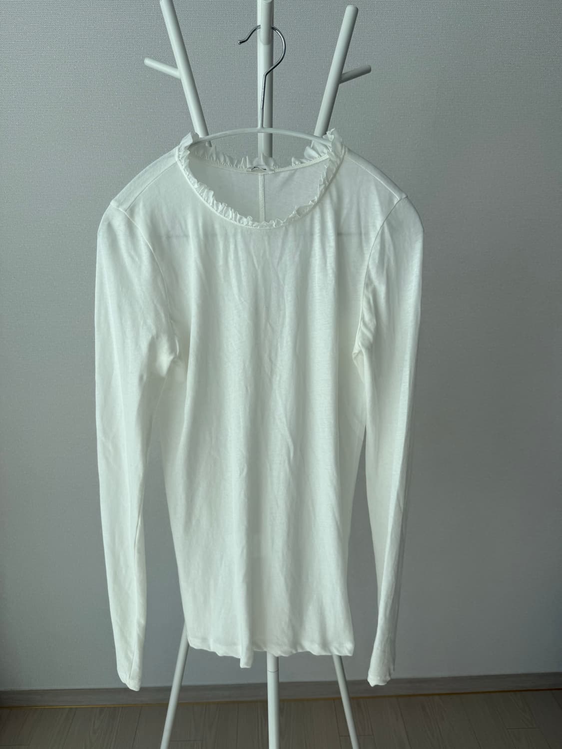 모노하 러플넥 티셔츠 상품이미지2