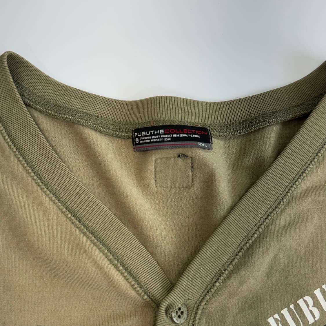 Fubu 후부 그래픽 포인트 브이 헨리넥 카키 반팔 상품이미지5