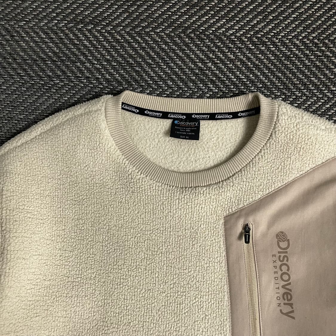 디스커버리 포켓 디테일 플리스 맨투맨 아이보리 y 4796 상품이미지5