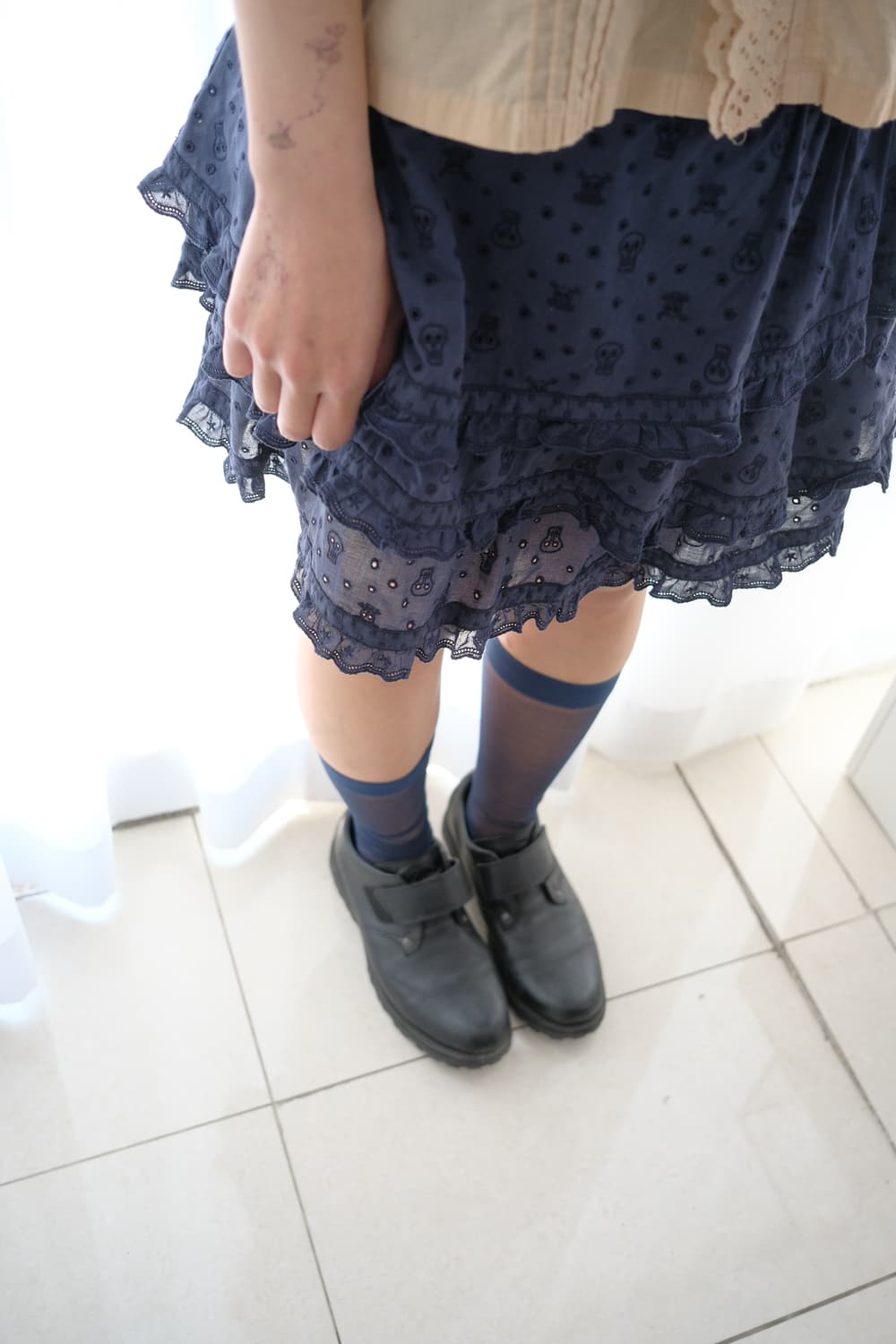 Skull Eyelet cancan skirt is 상품이미지2