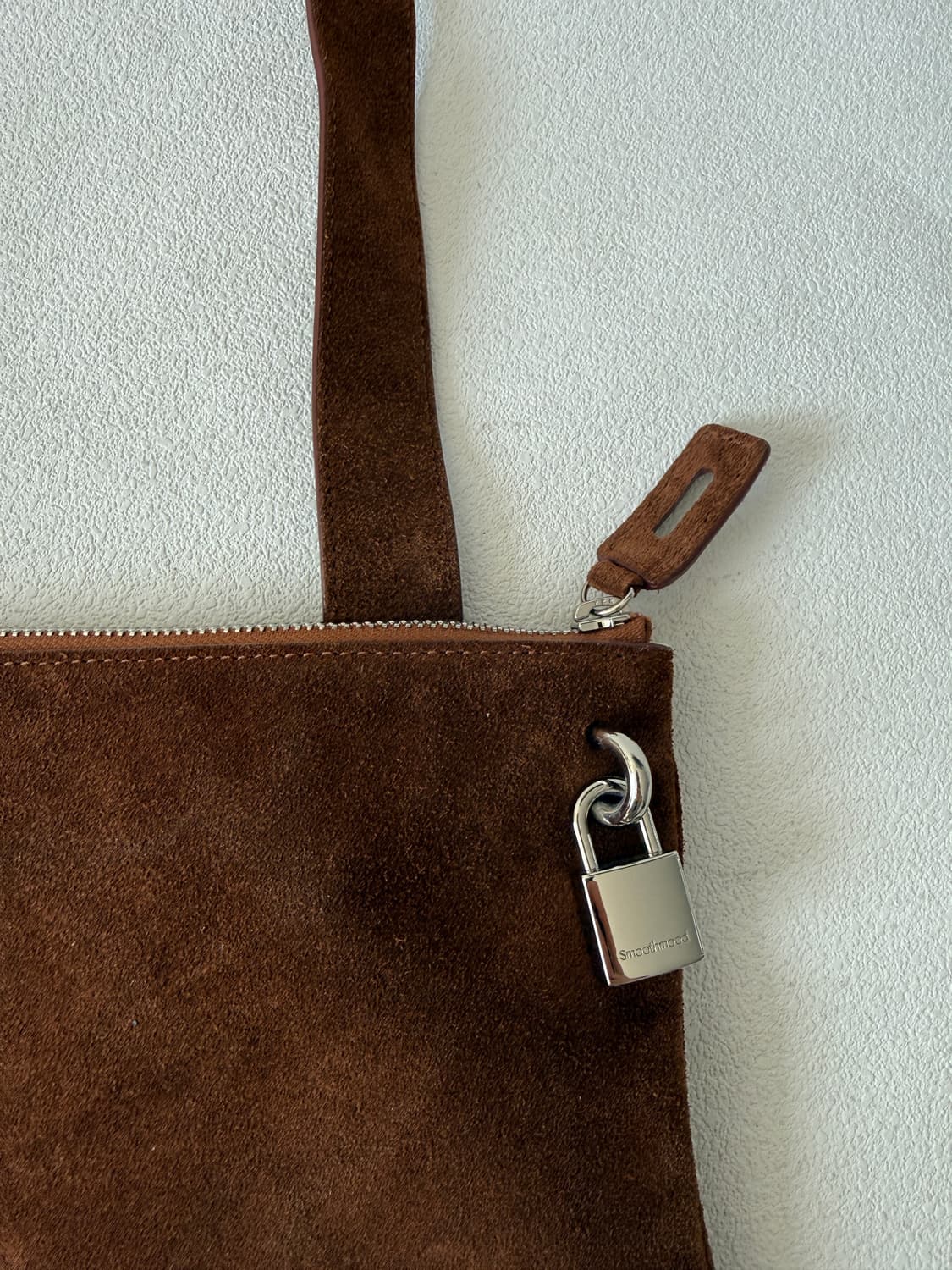 스무스무드(Smooth Mood) 스웨이드 숄더 크로스백 상품이미지3