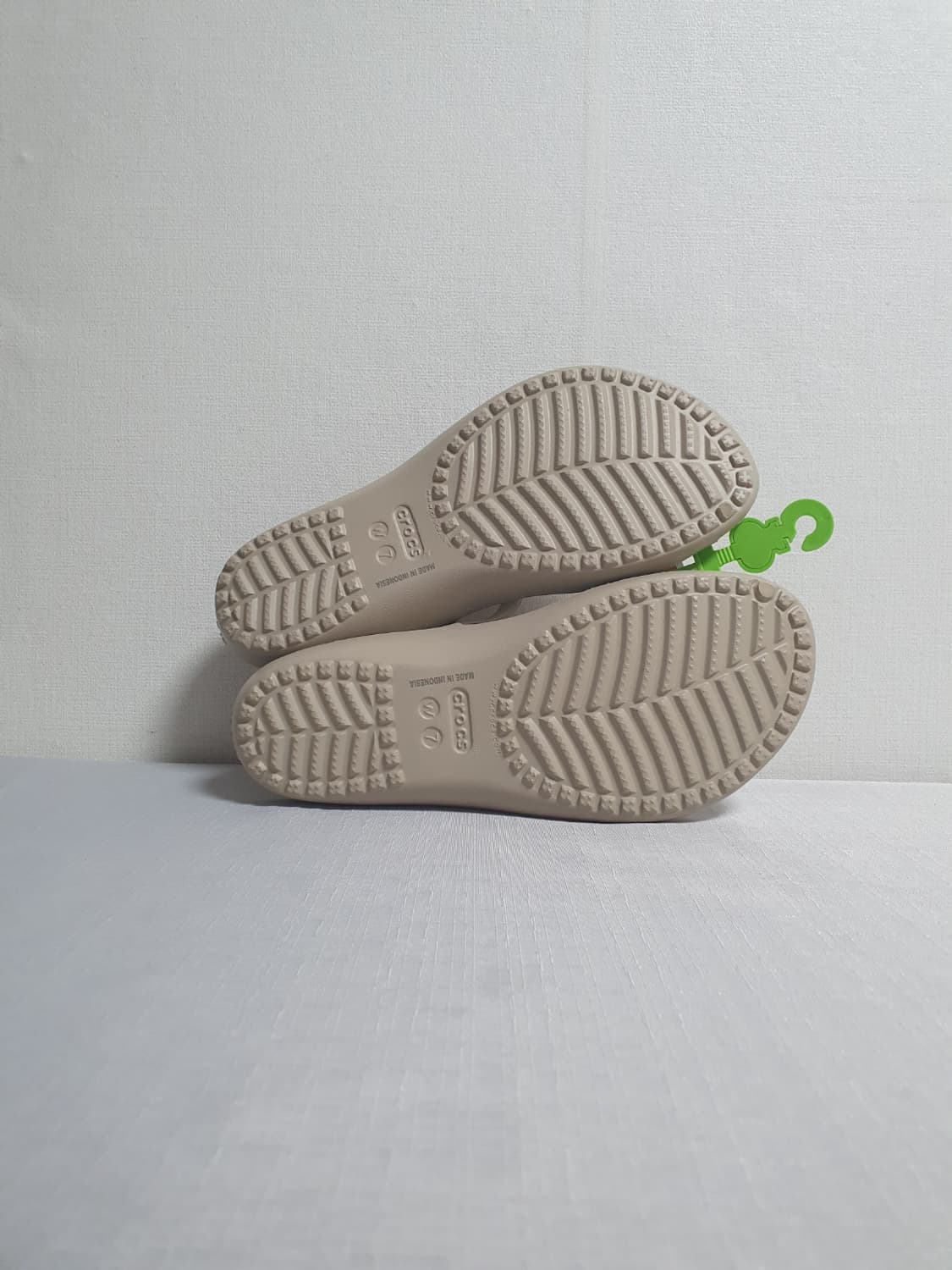 크록스 카디 2 스트랩 샌들 W7 240mm 베이지 새상품 상품이미지5