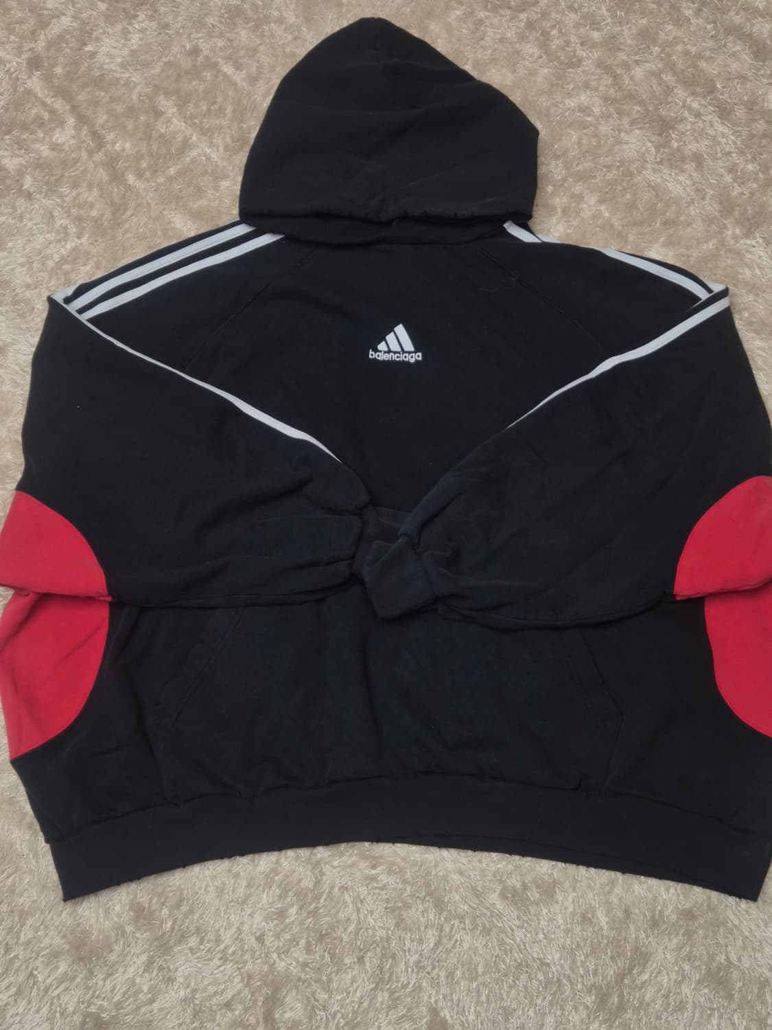 발렌시아가 아디다스 레드 배색 라지핏 후드 블랙 상품이미지1