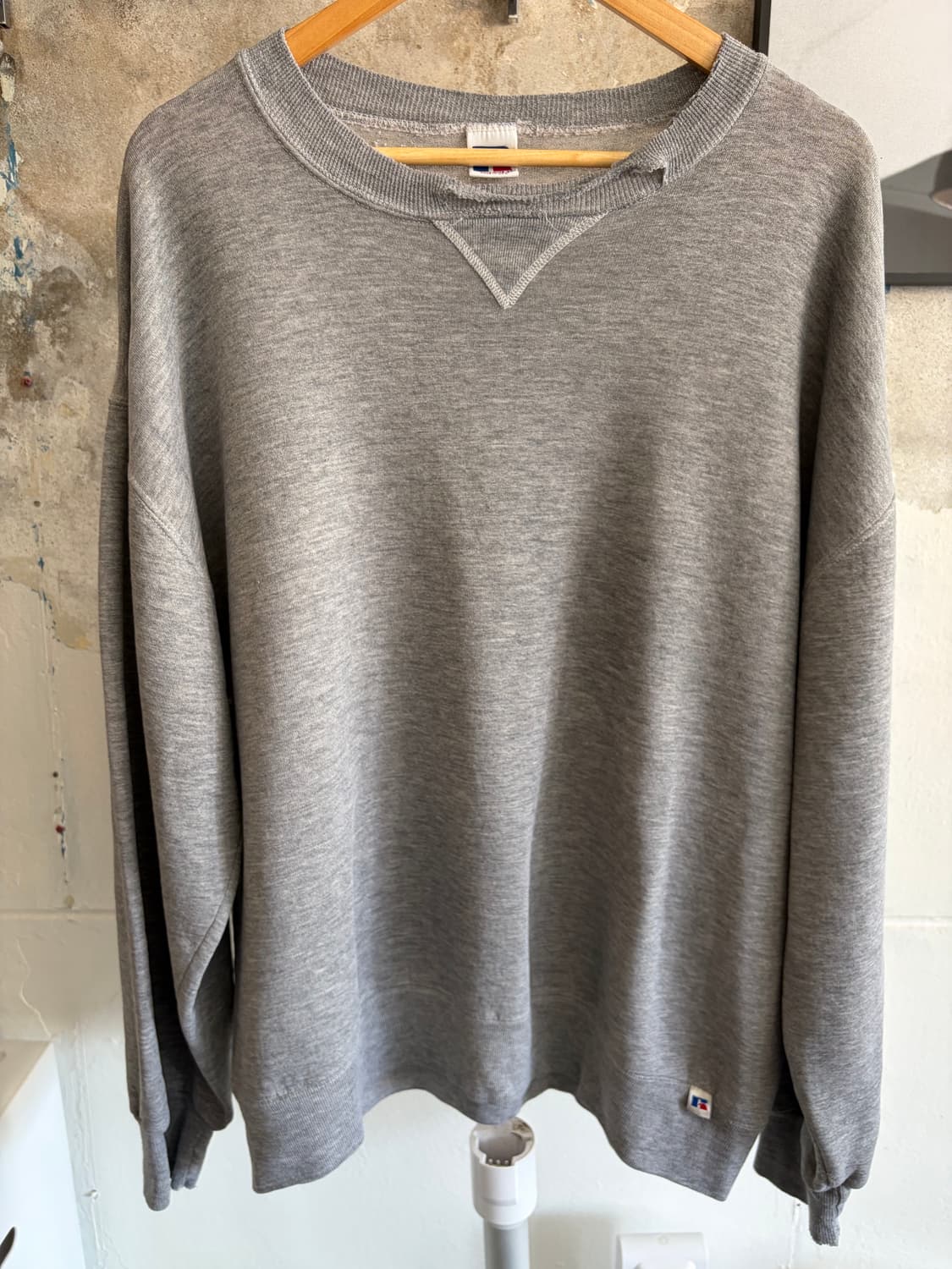 90s 디스트레스드 러셀 플레인 스웻 상품이미지1