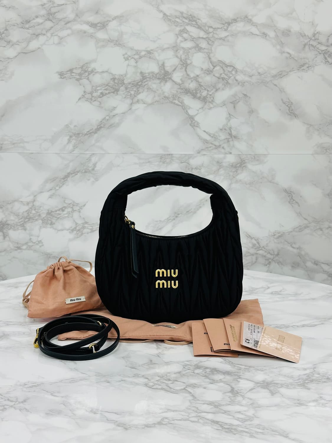 미우미우 완더 마트라세 호보백 상품이미지1