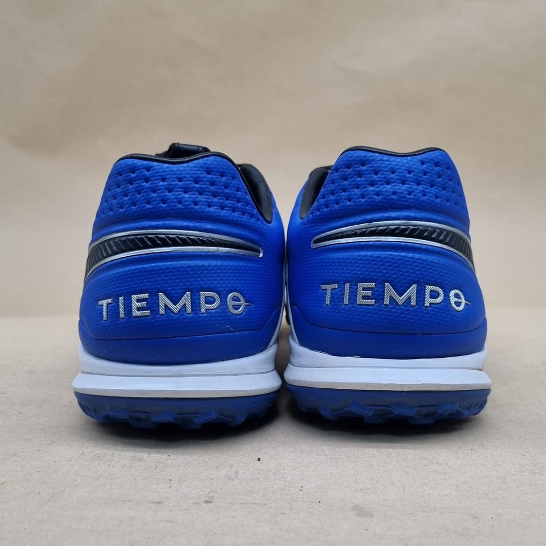 나이키 티엠포 레전드8 프로 풋살화270 상품이미지4