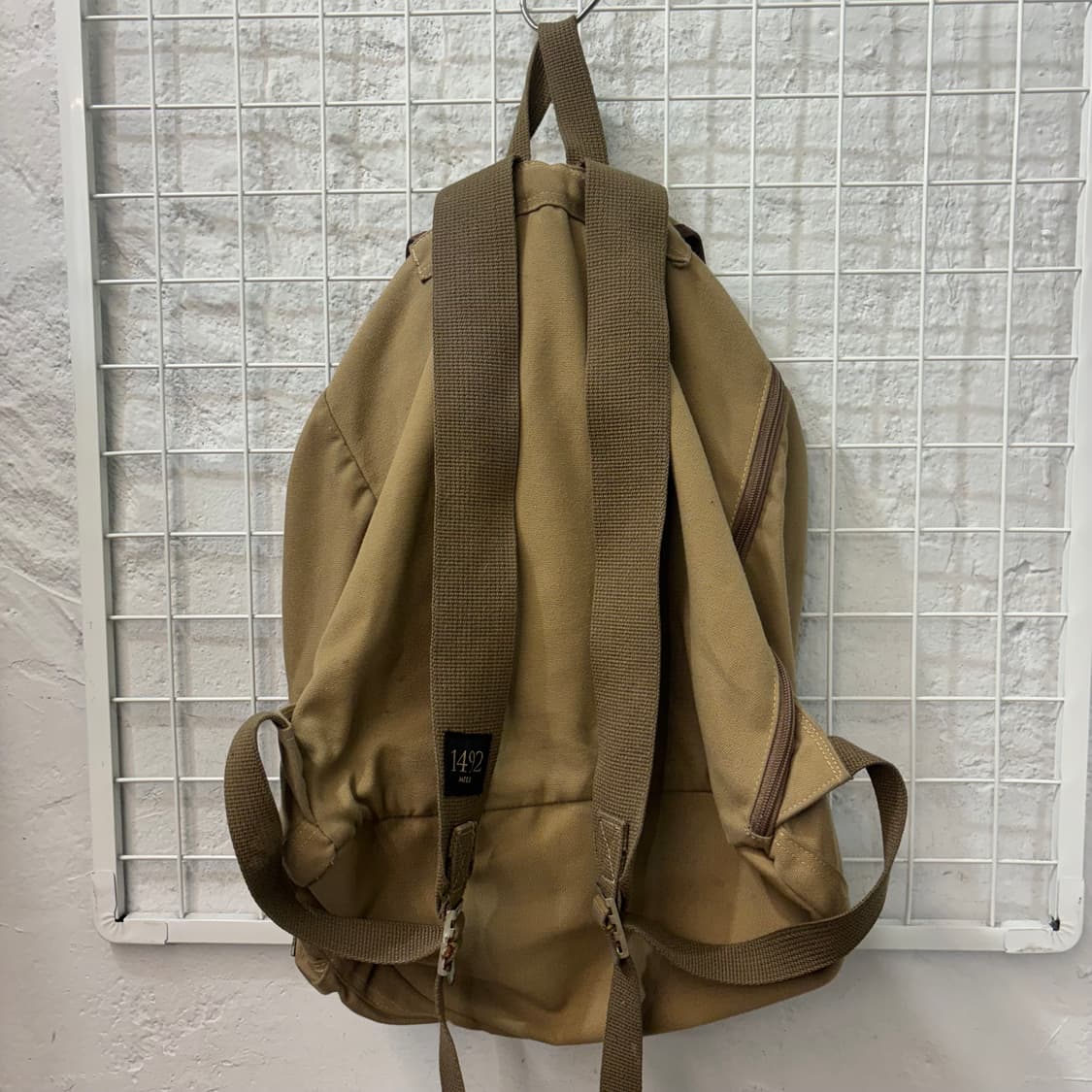 빈티지 VTG 레더 디테일 베이지 백팩 OS 상품이미지2